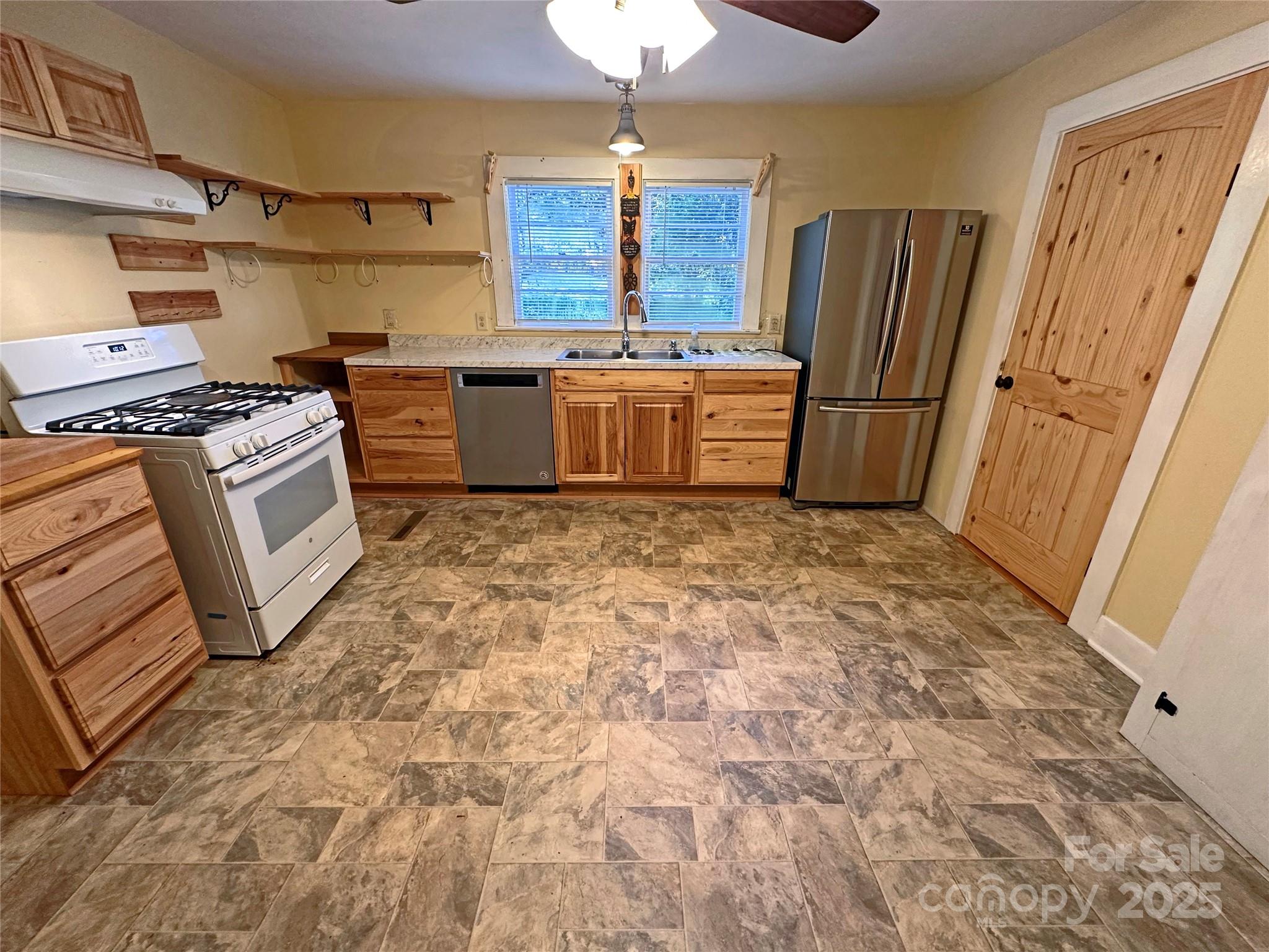 2131 E Nc 10 Highway Property Photo 29