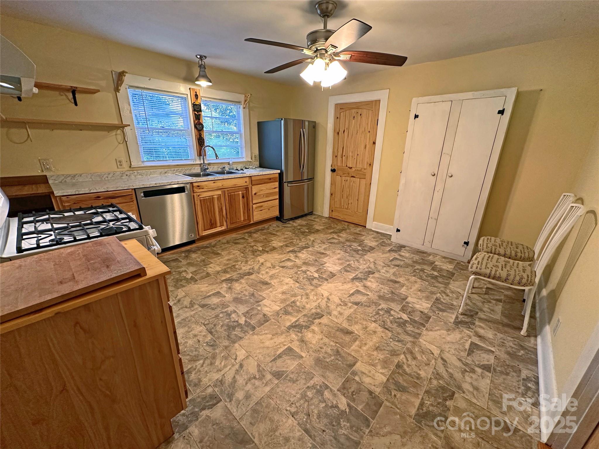 2131 E Nc 10 Highway Property Photo 30