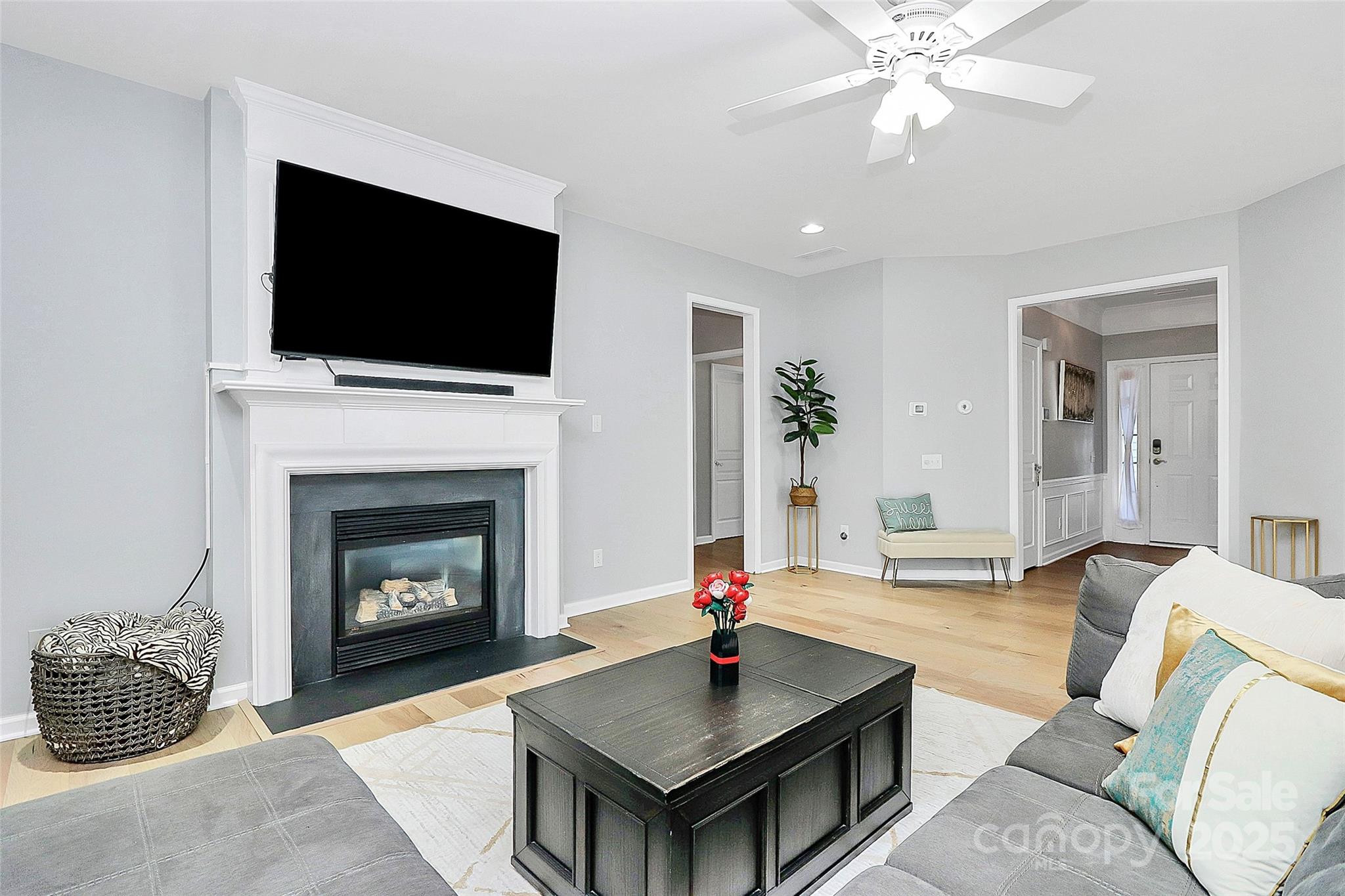 8722 Heron Glen Drive Property Photo 3