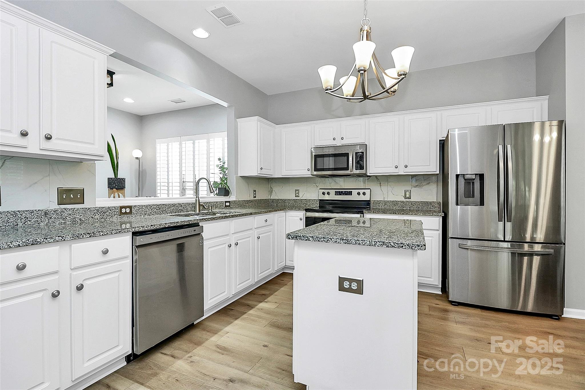 8722 Heron Glen Drive Property Photo 7