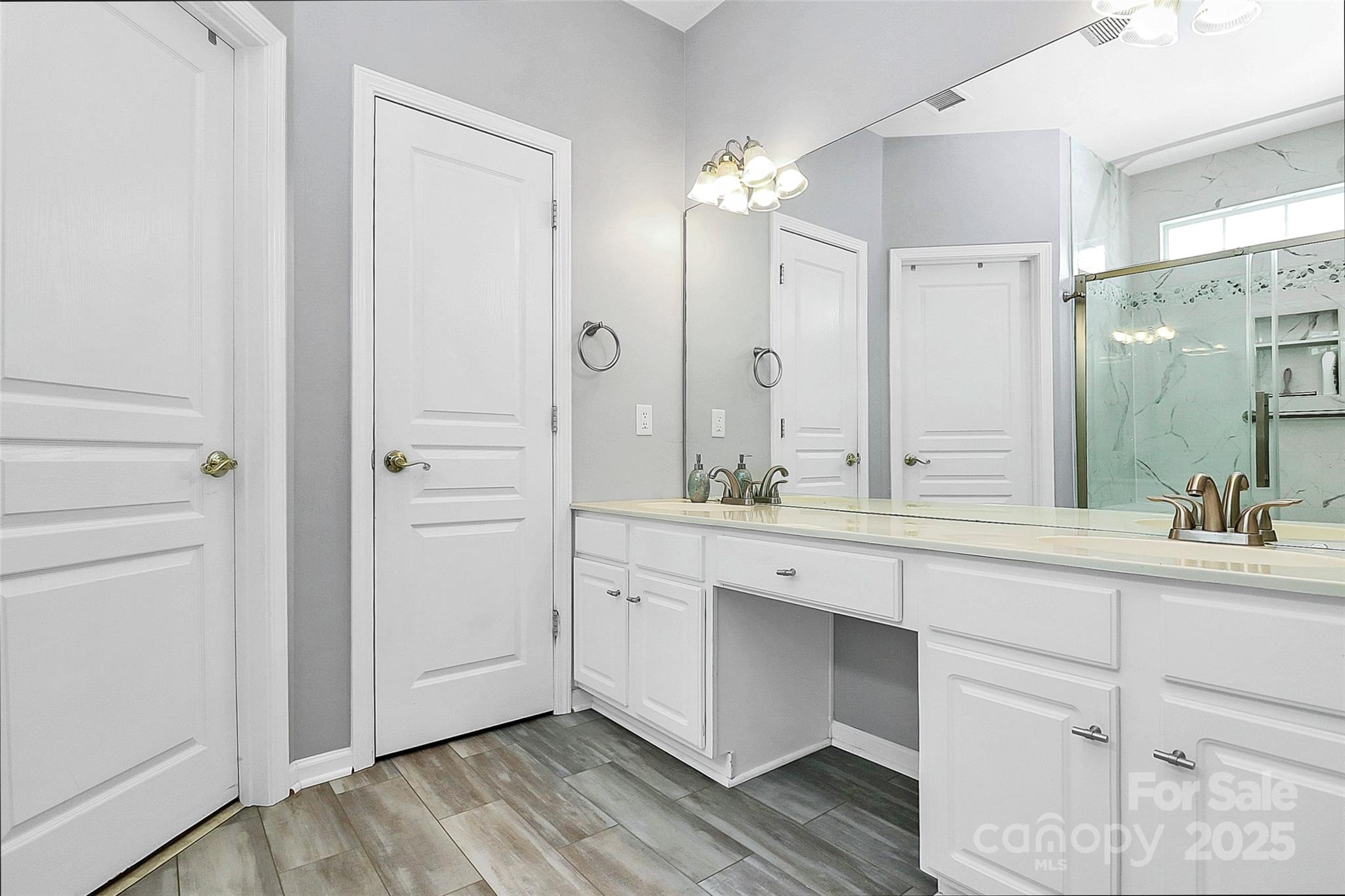 8722 Heron Glen Drive Property Photo 15