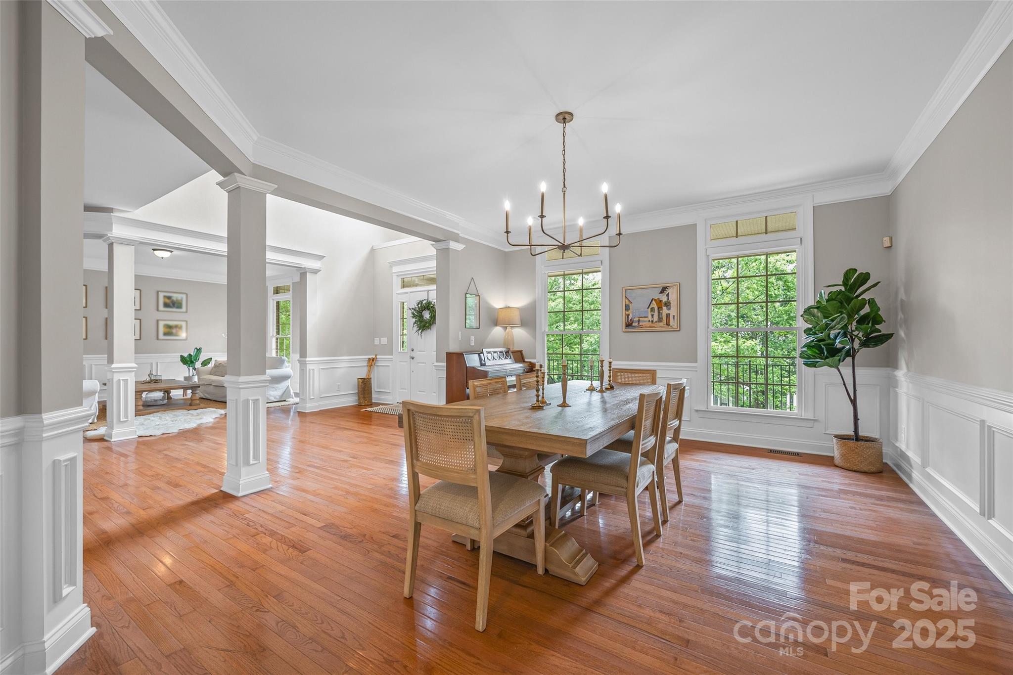 927 Cove Point Lane Property Photo 4