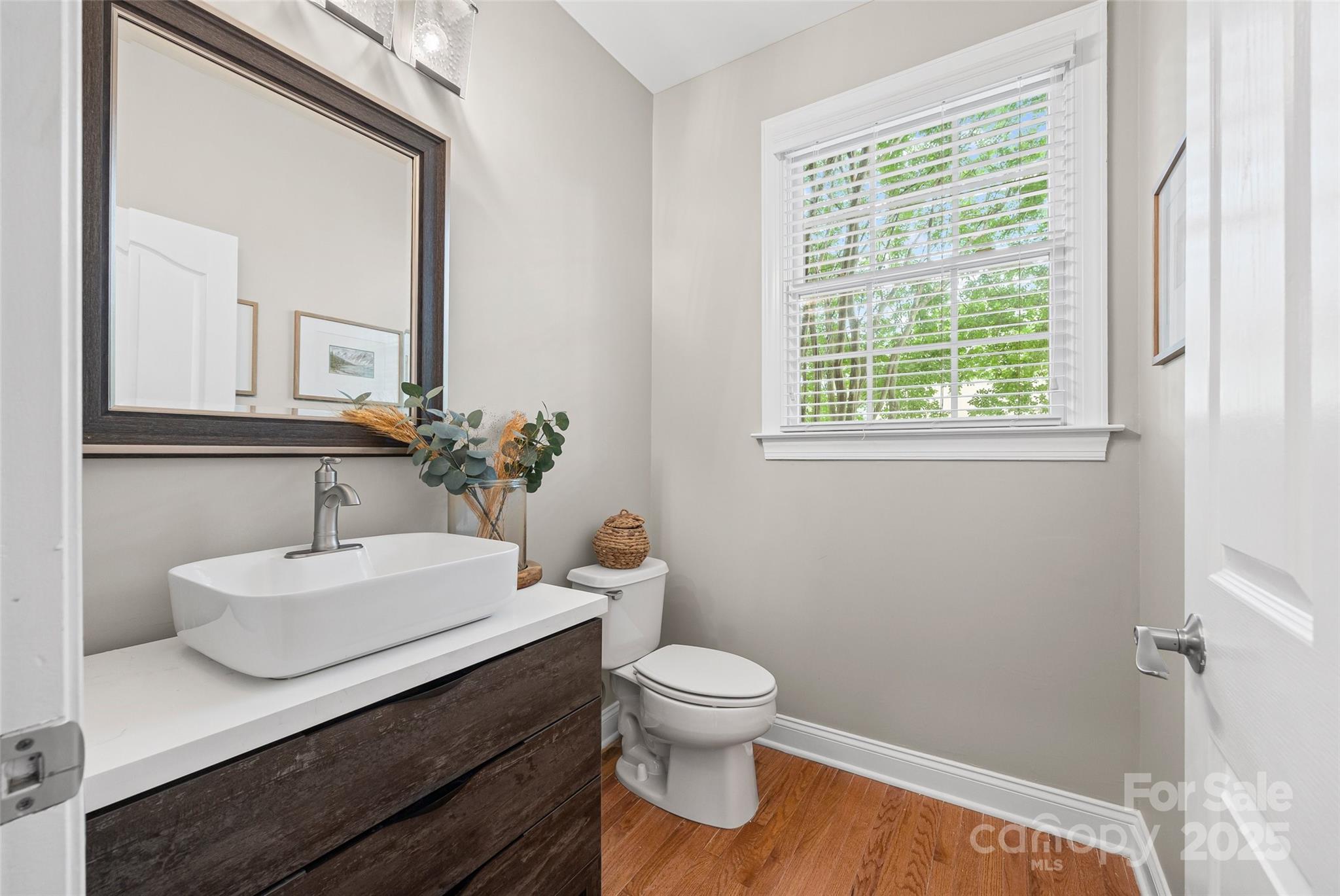 927 Cove Point Lane Property Photo 7