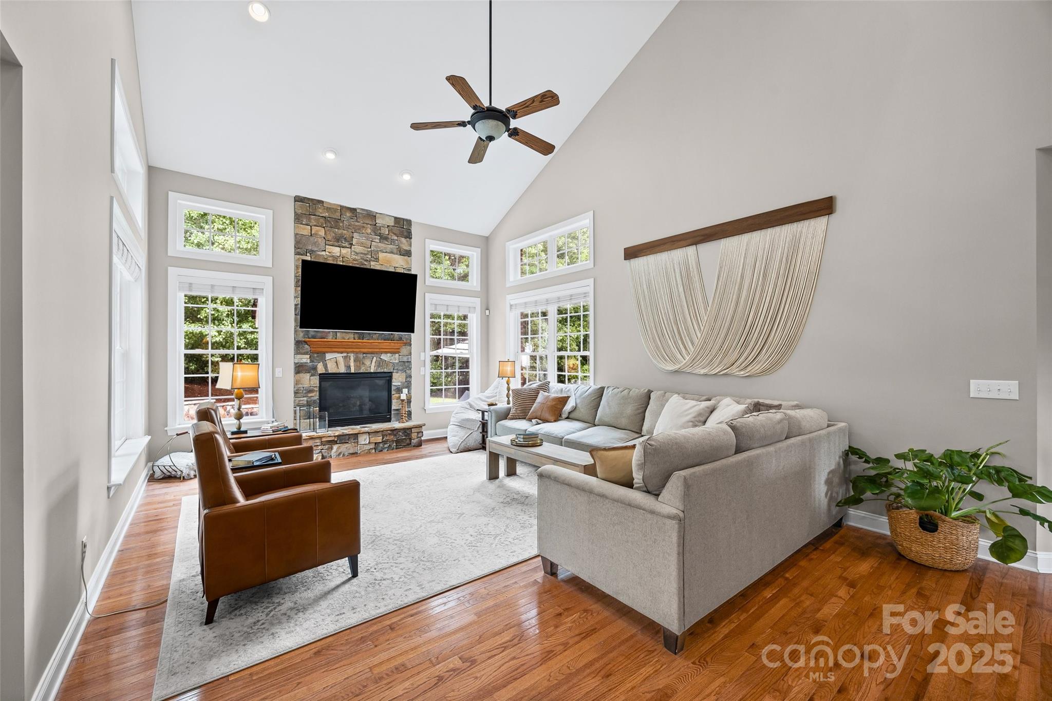 927 Cove Point Lane Property Photo 10