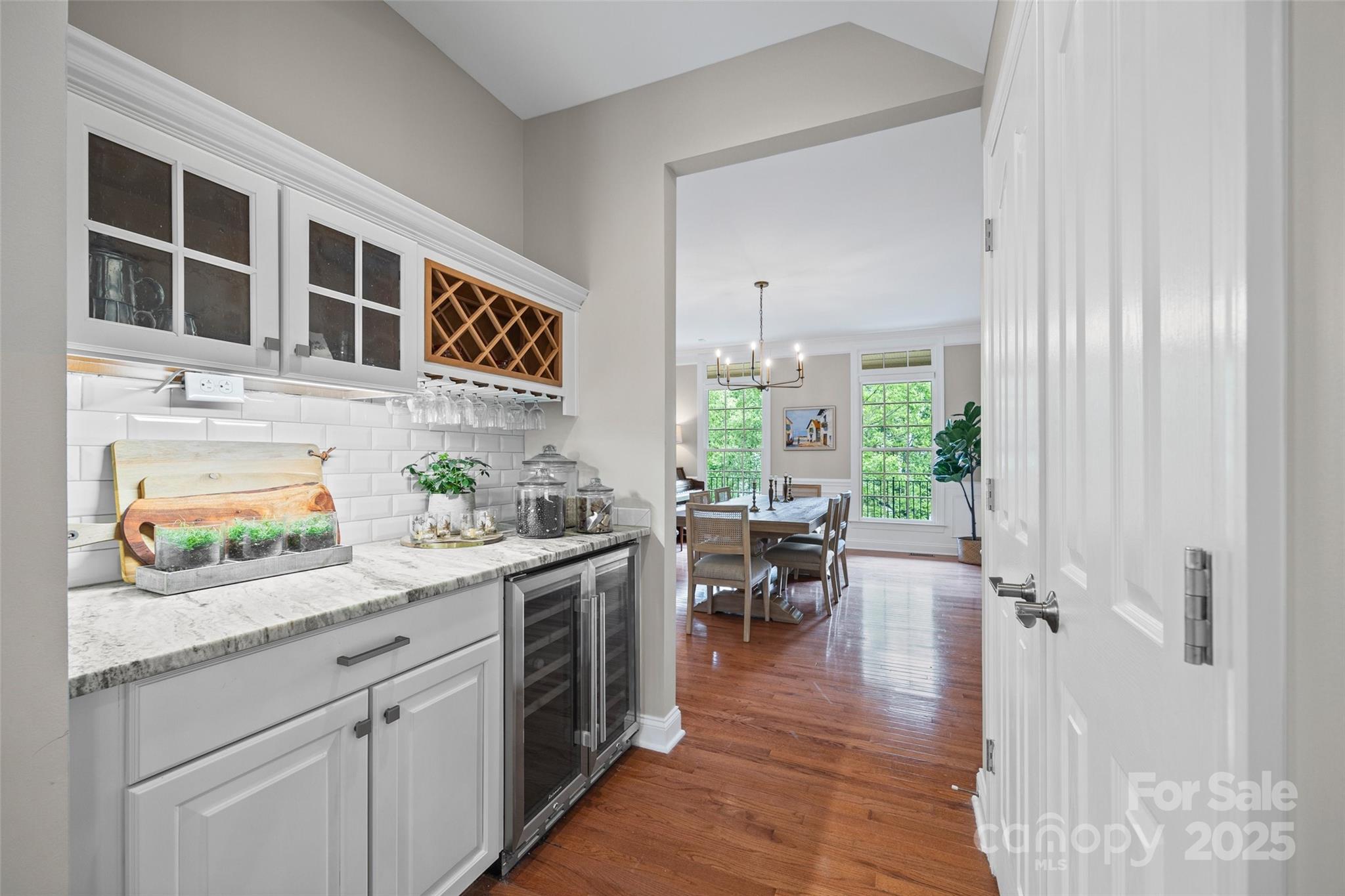 927 Cove Point Lane Property Photo 13
