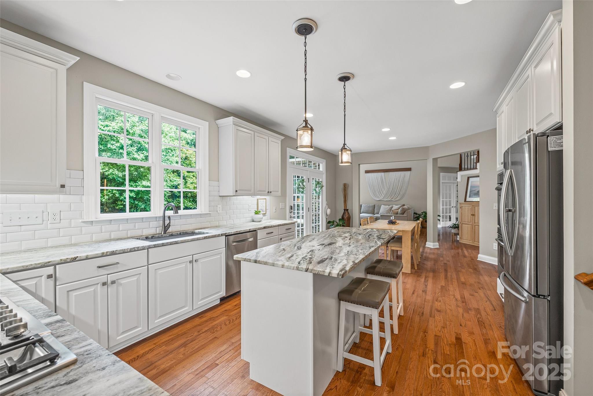927 Cove Point Lane Property Photo 15