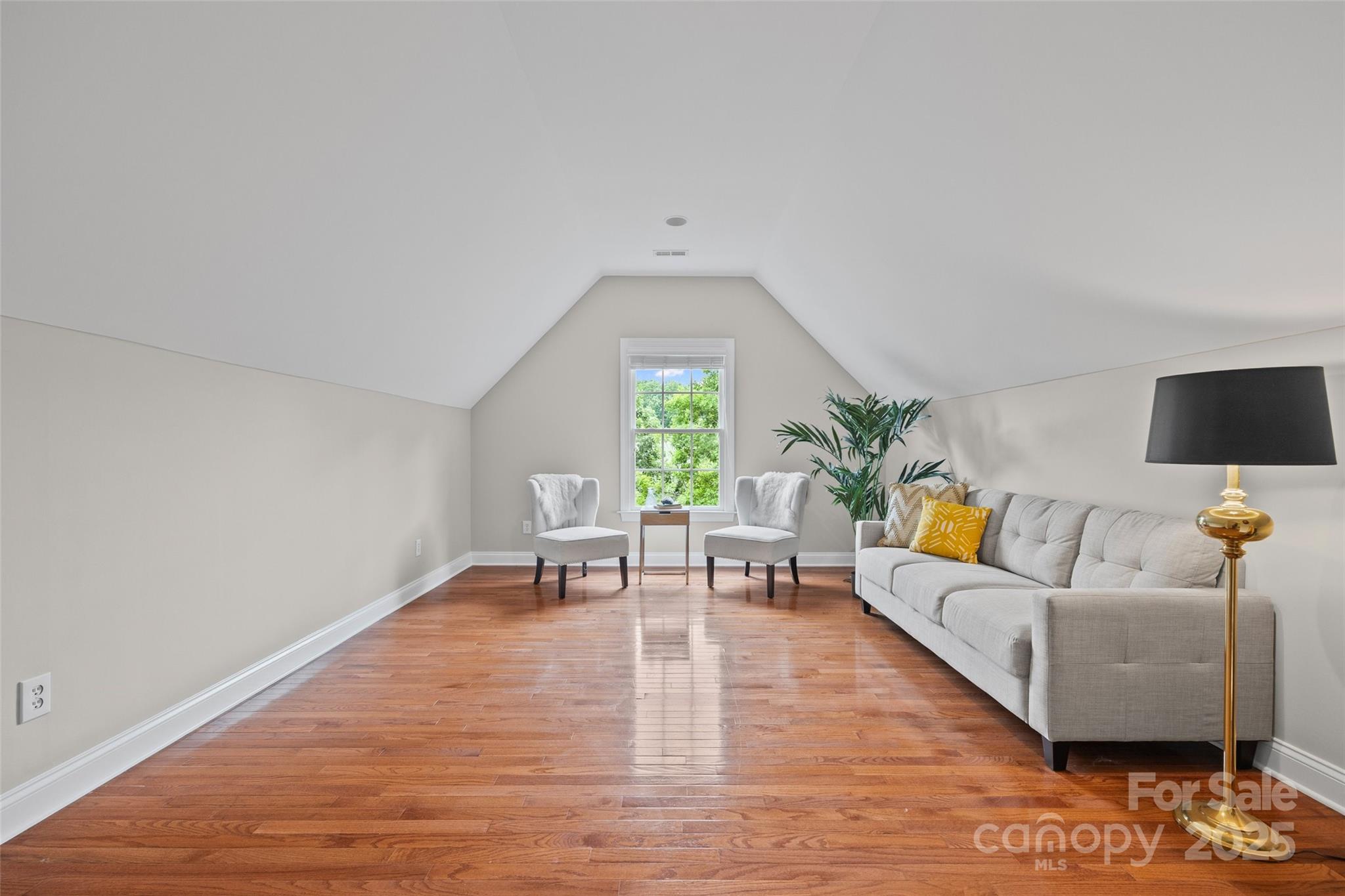 927 Cove Point Lane Property Photo 21