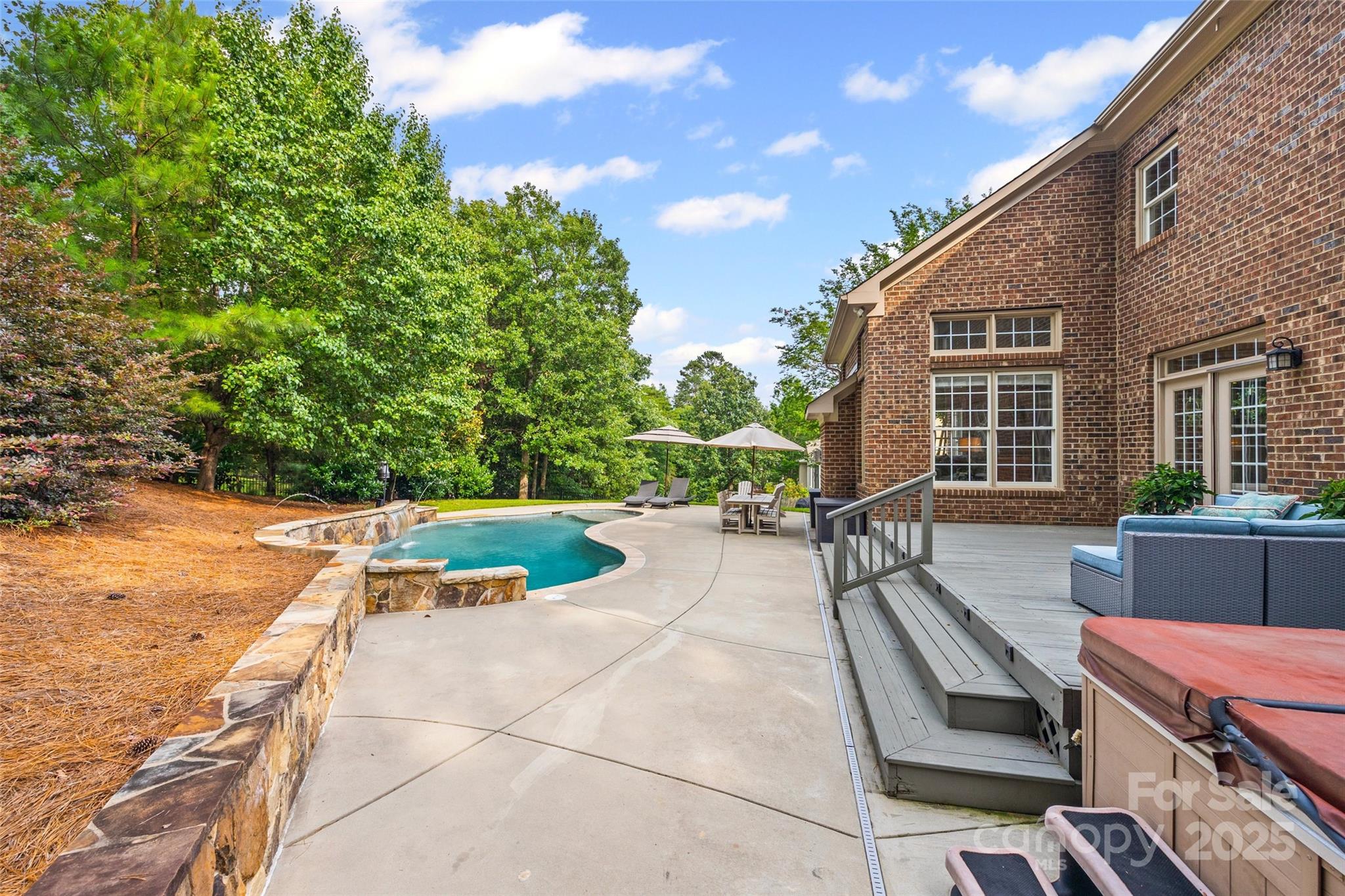 927 Cove Point Lane Property Photo 35
