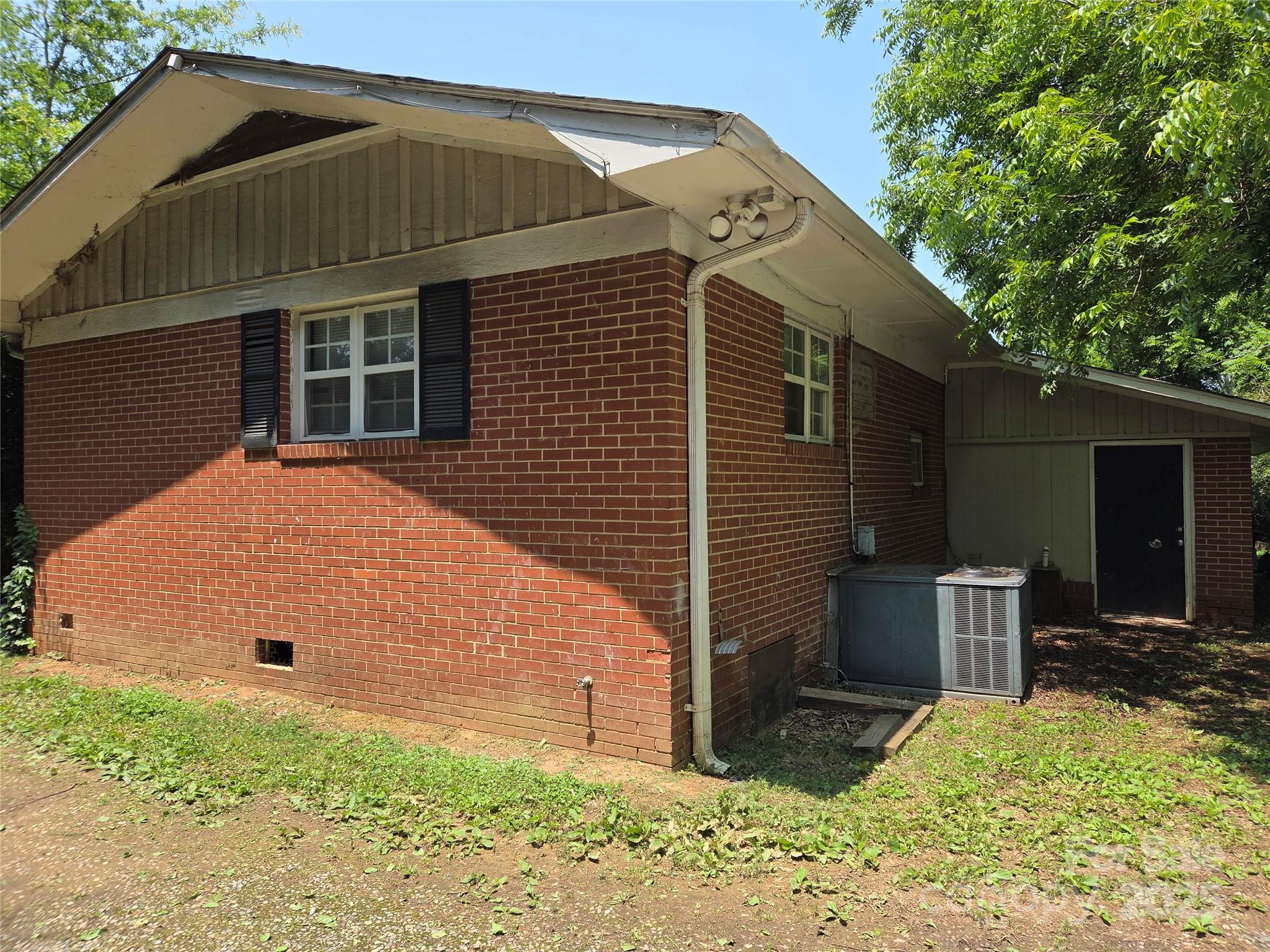 13612 S Old Statesville Road Property Photo 2