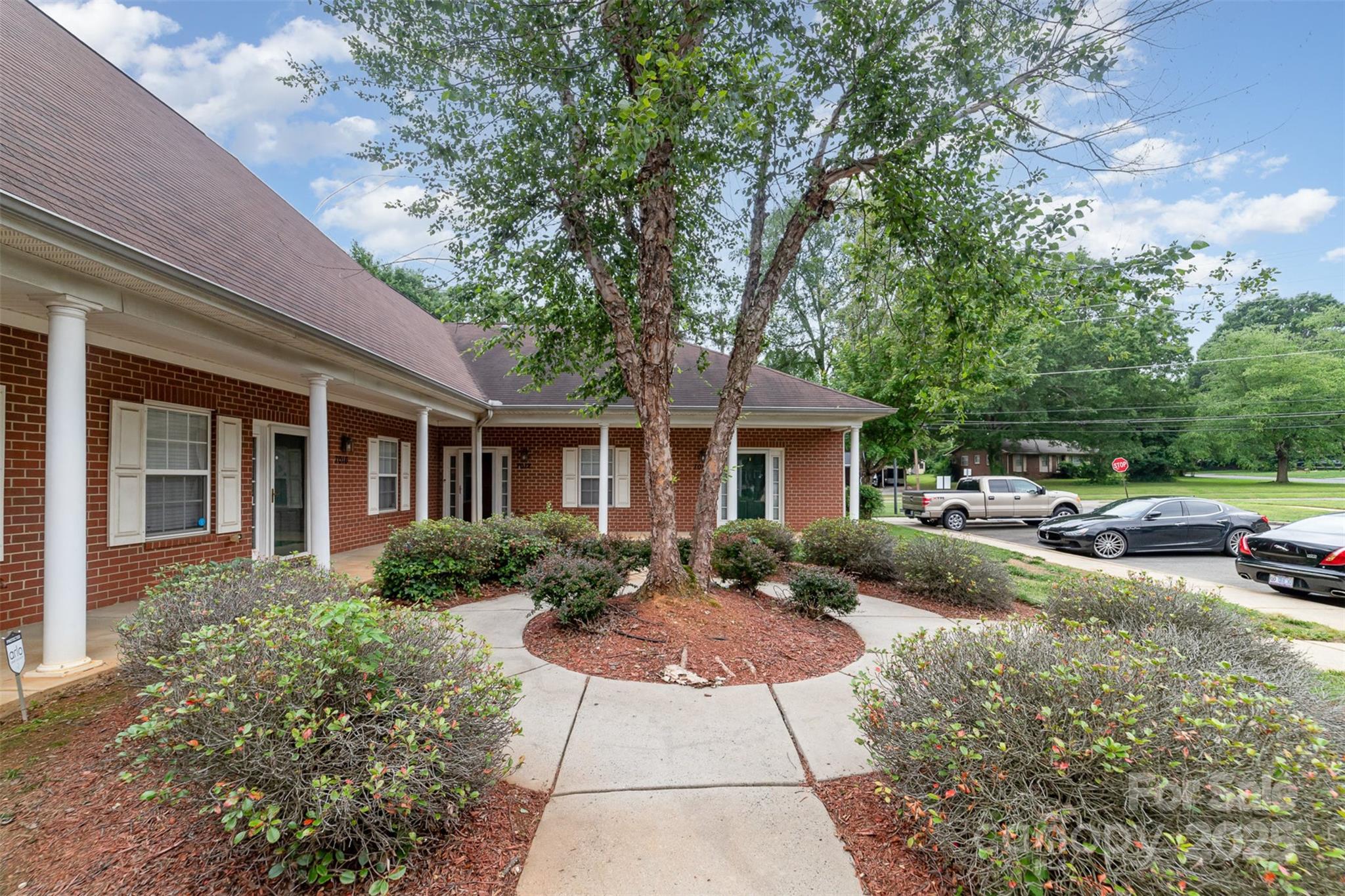 7012 Somerset Springs Drive E Property Photo 1