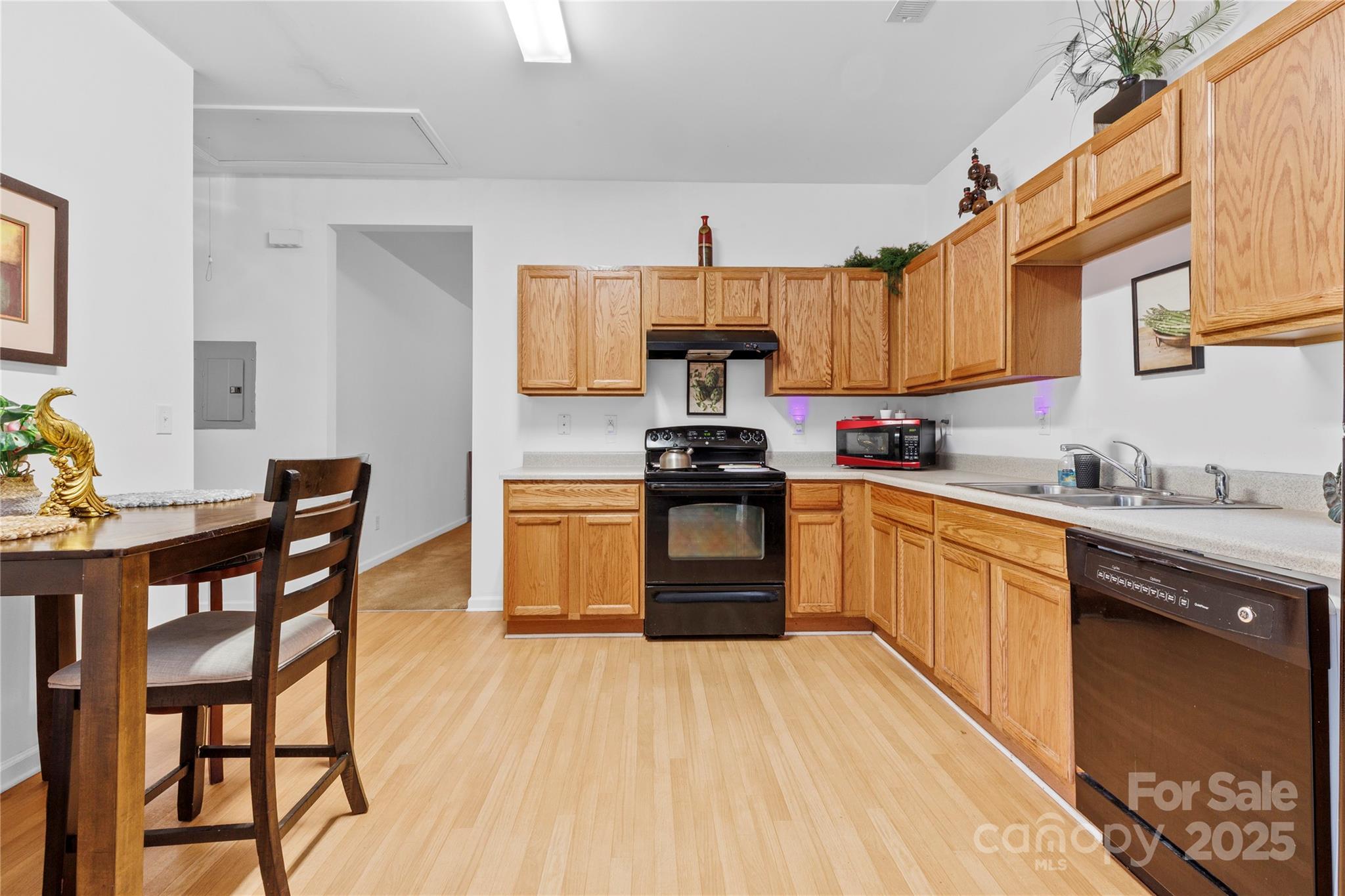 7138 Somerset Springs Drive Property Photo 4
