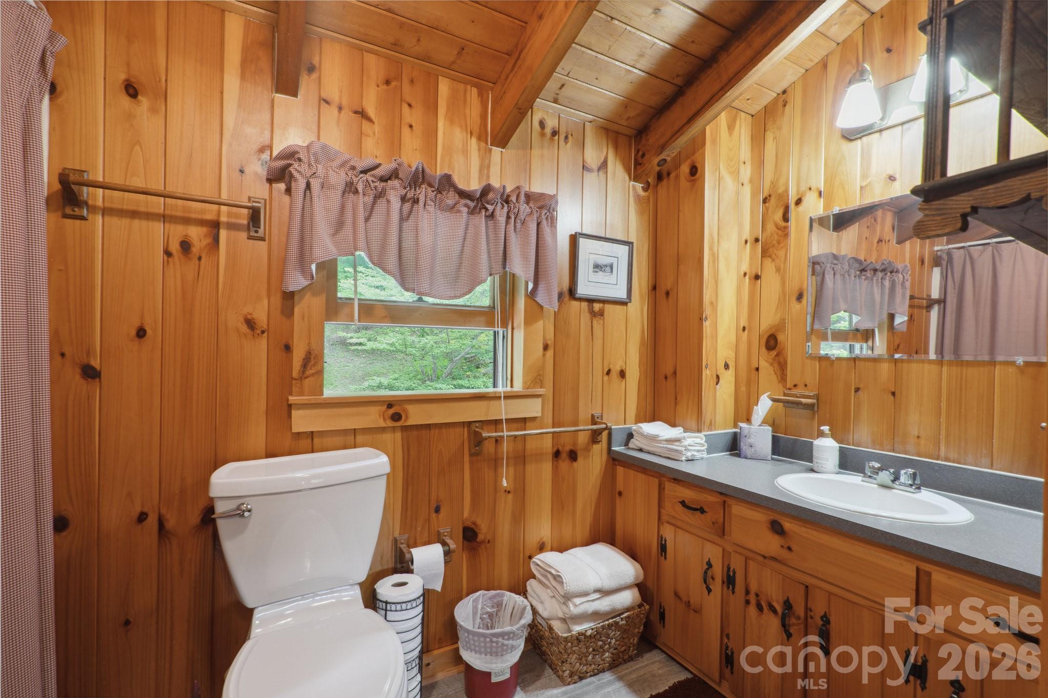710 River Hills Road Property Photo 5