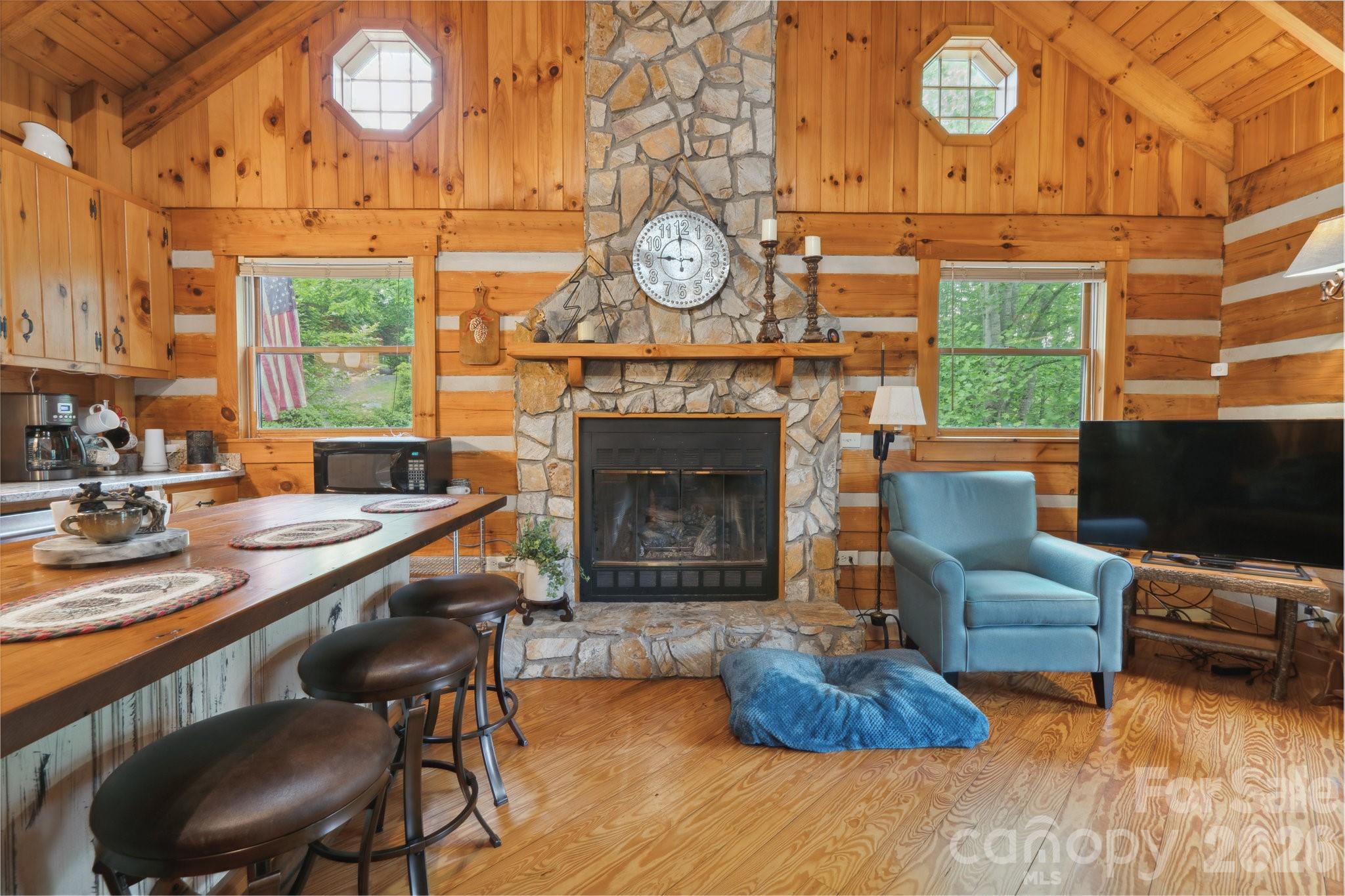 710 River Hills Road Property Photo 9