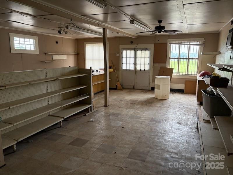 663 Oak Grove Road Property Photo 11