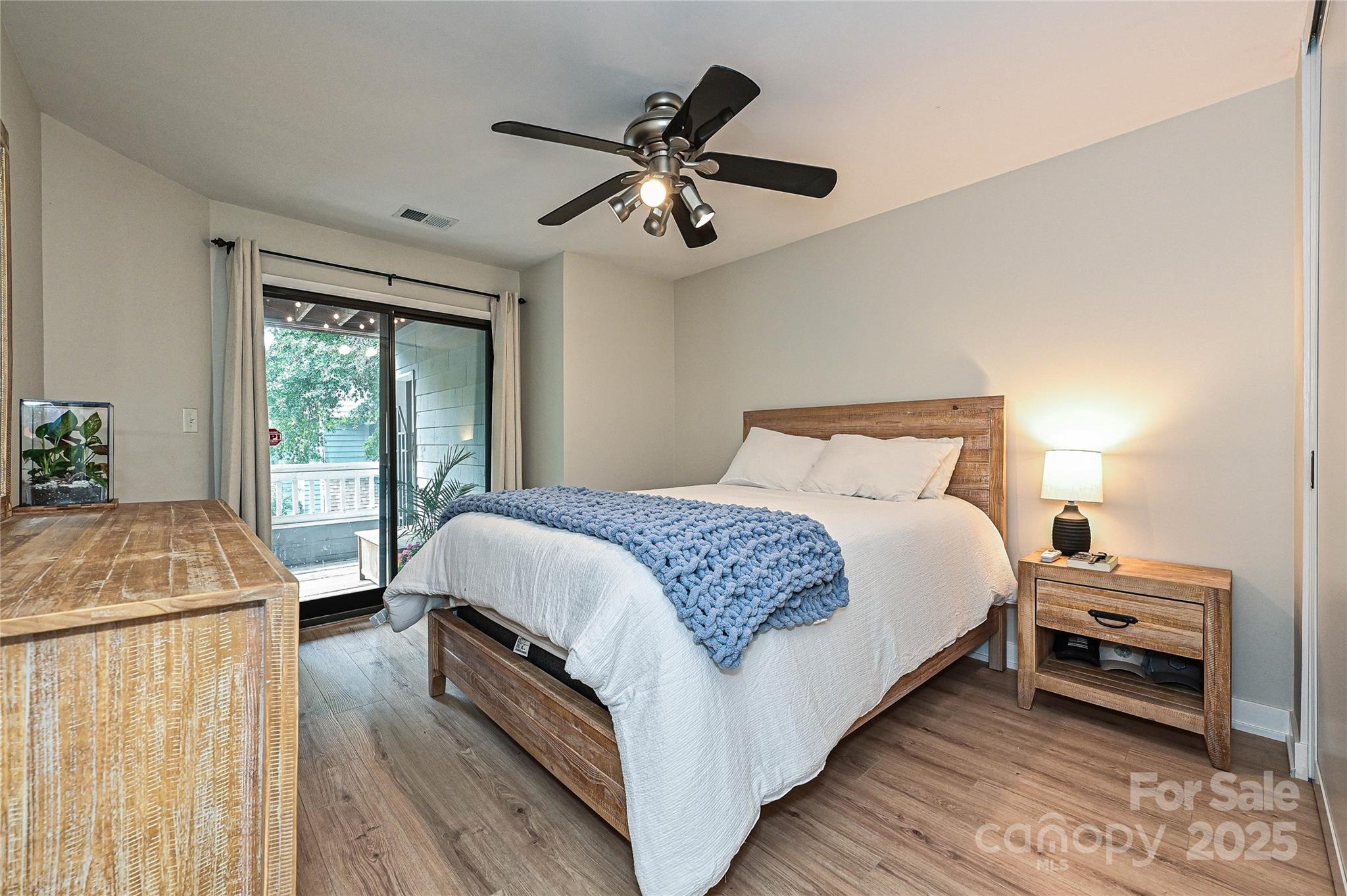 433-68 W 8th Street Property Photo 13