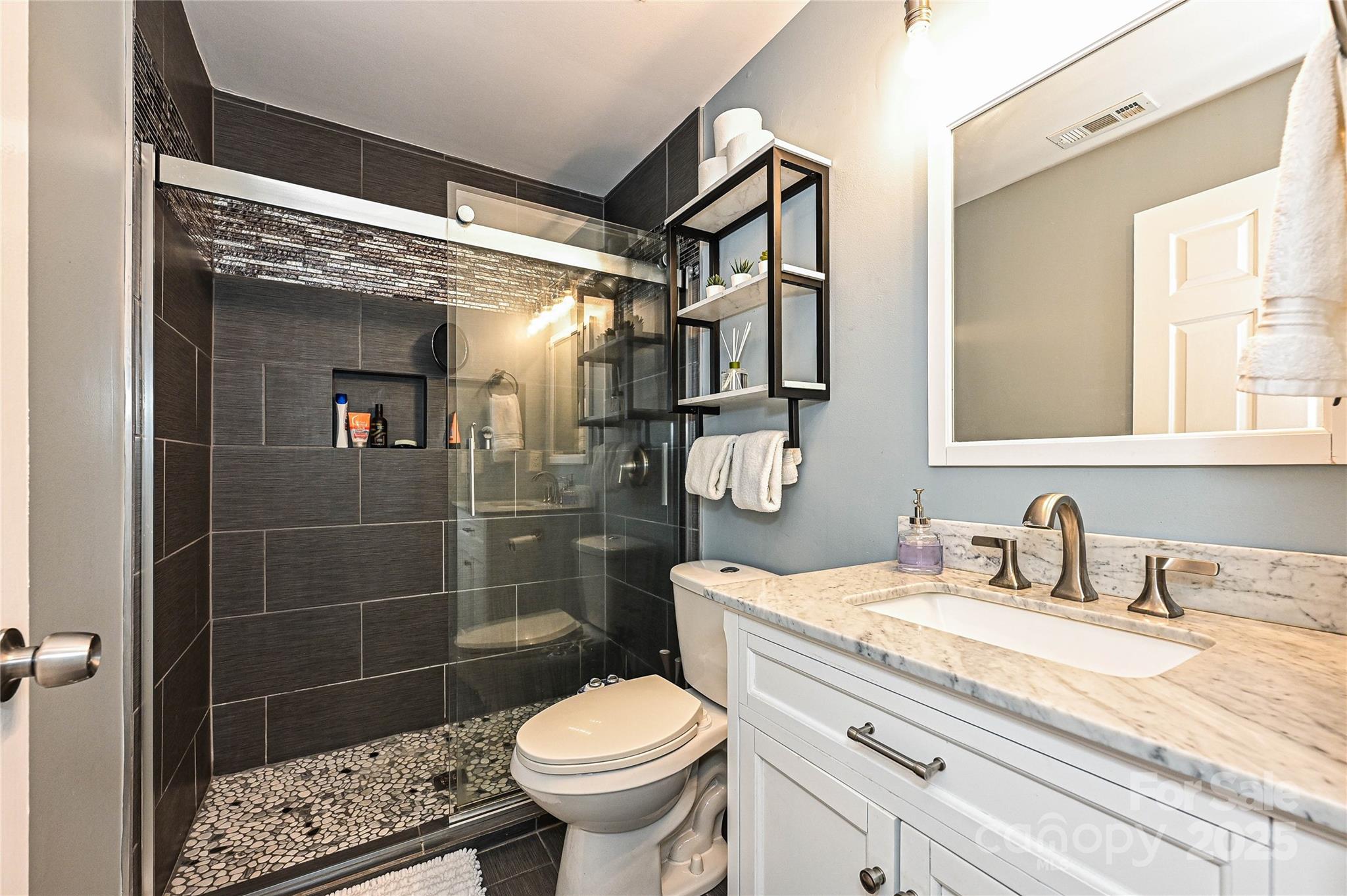 433-68 W 8th Street Property Photo 15