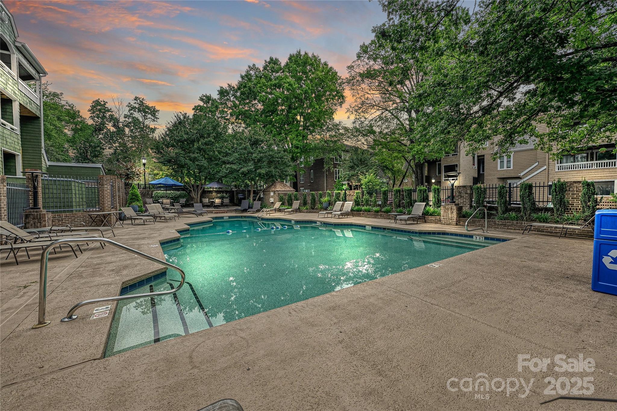 433-68 W 8th Street Property Photo 17