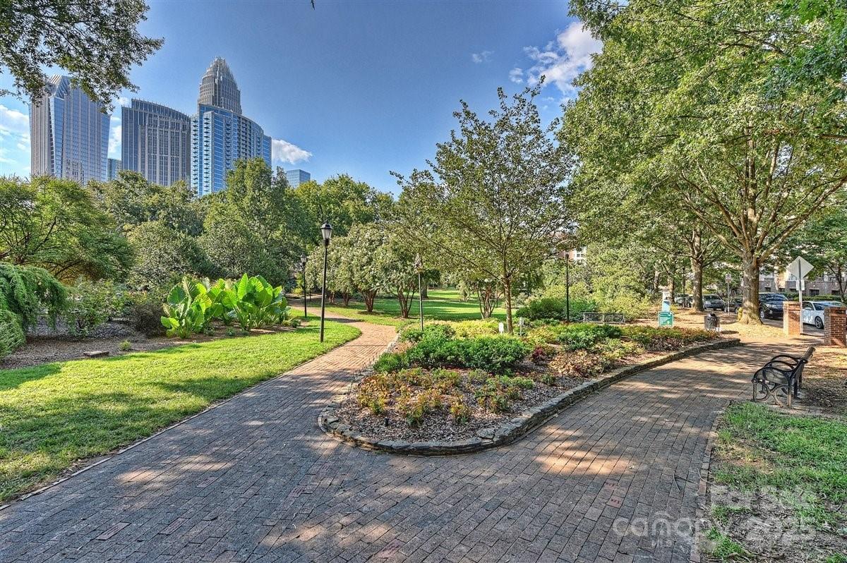 433-68 W 8th Street Property Photo 20