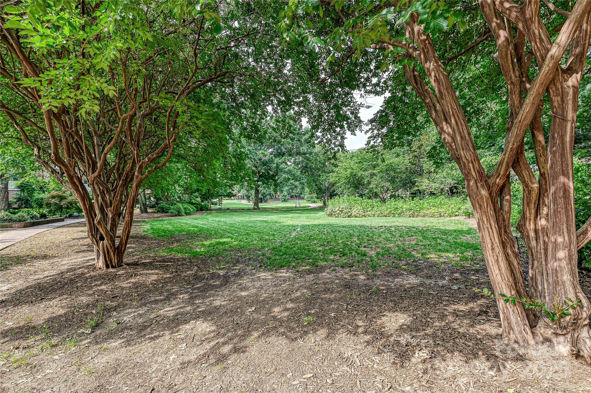 433-68 W 8th Street Property Photo 21