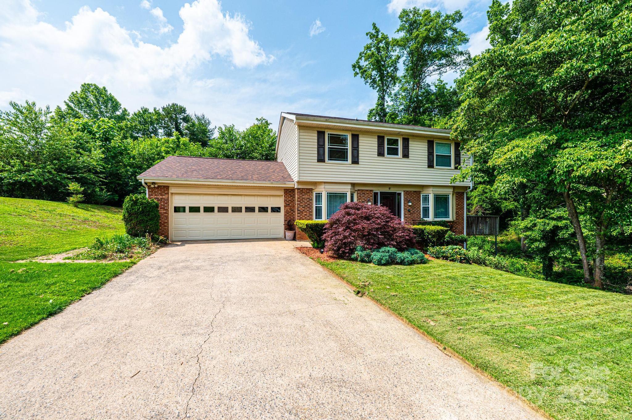 5516 Northwood Drive Property Photo 1