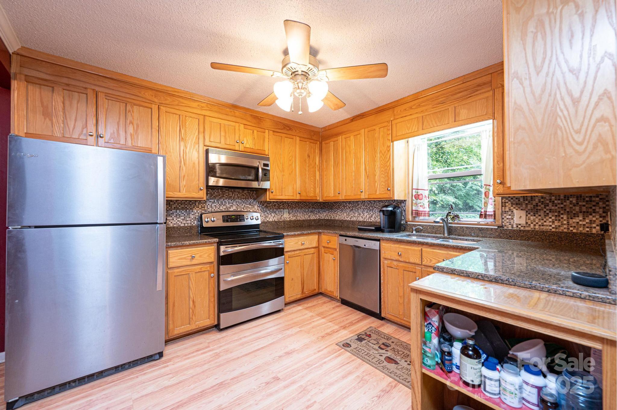 5516 Northwood Drive Property Photo 9
