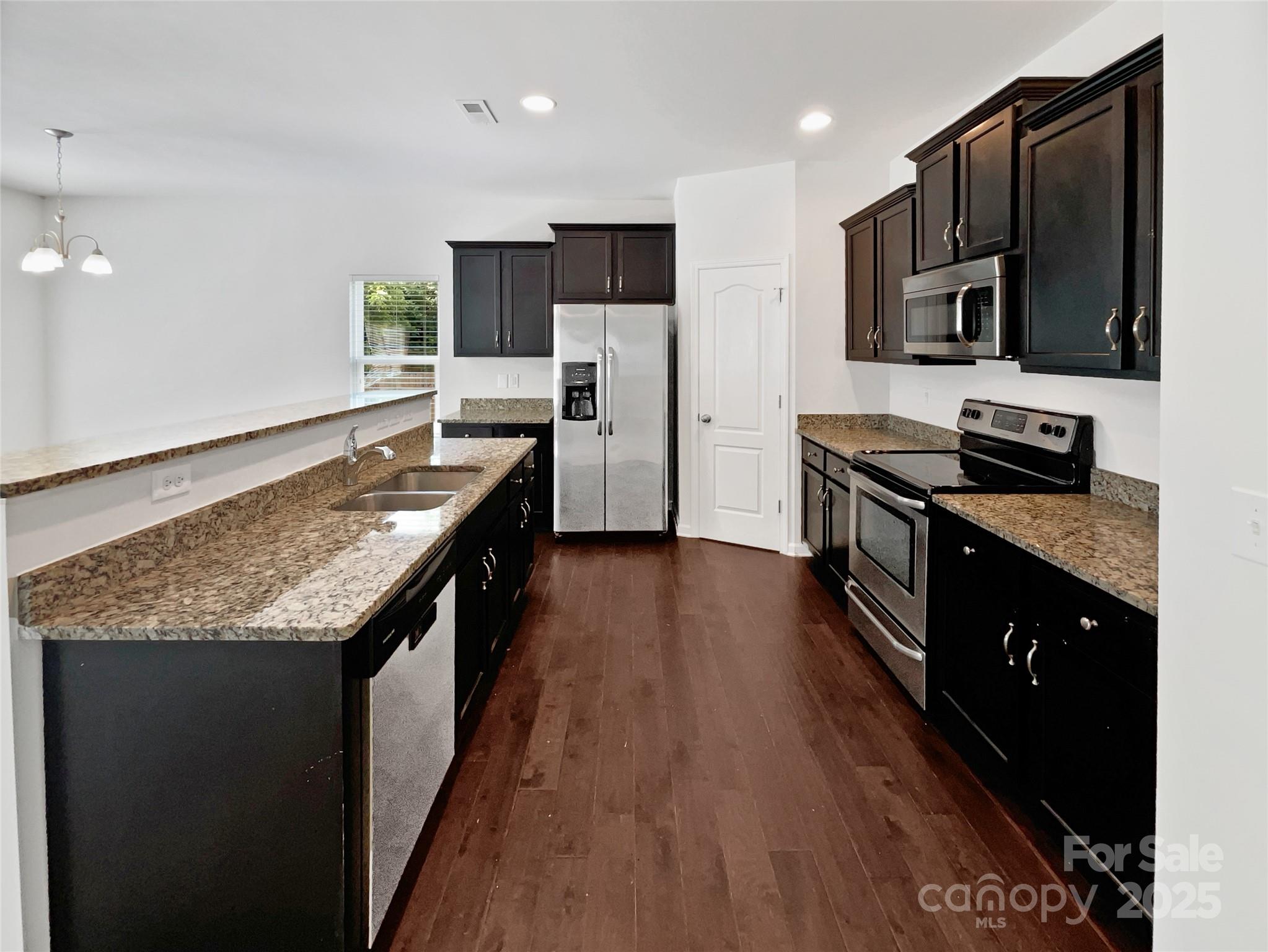 108 Greenway View Court Property Photo 6