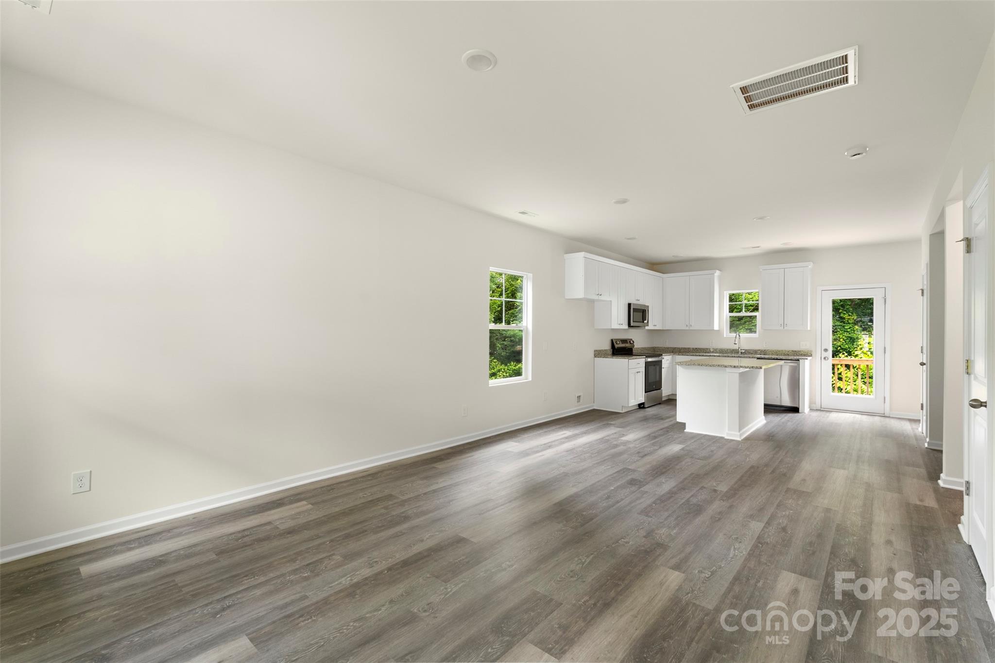 510 3rd Street Property Photo 7