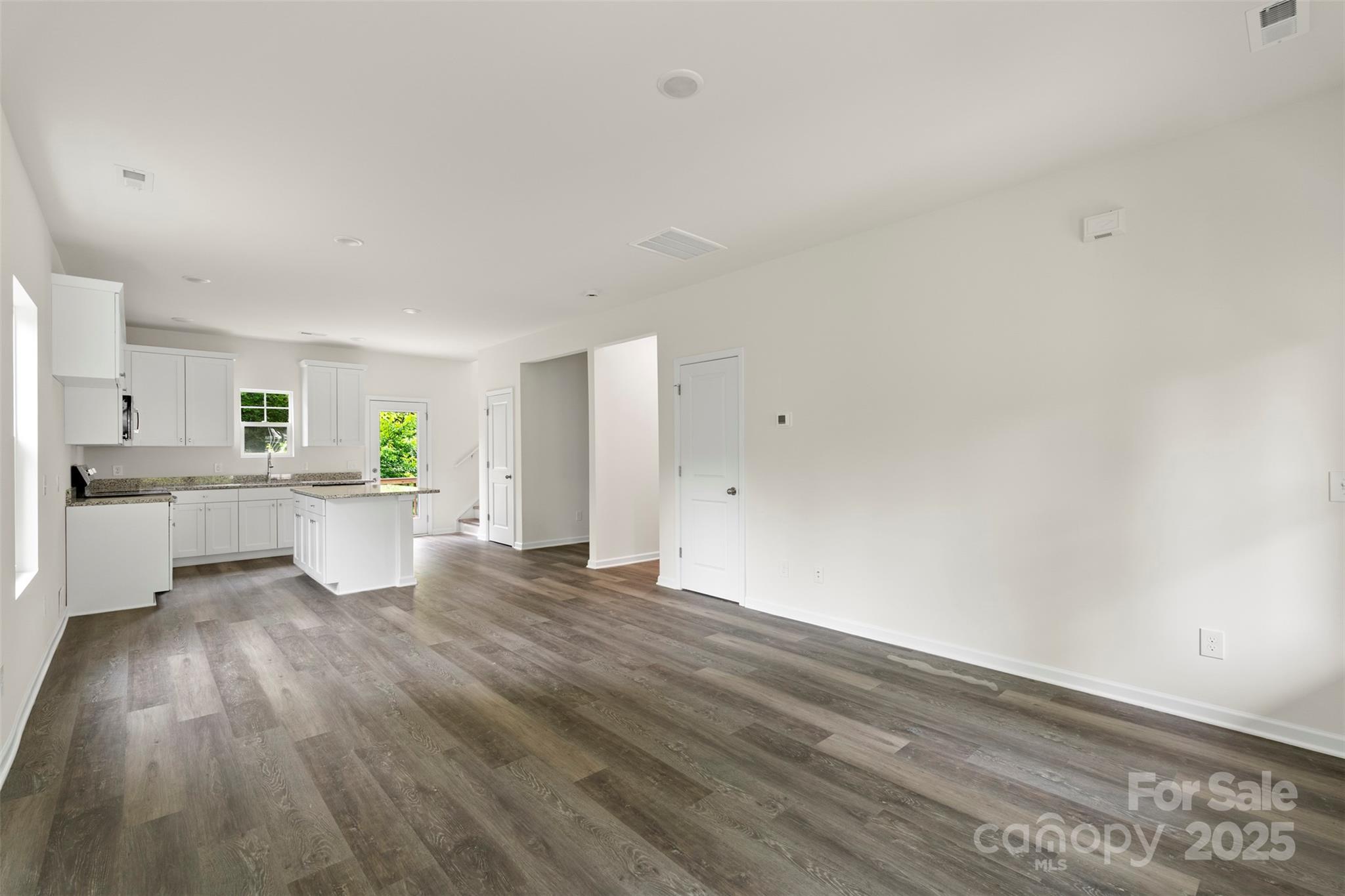 510 3rd Street Property Photo 9