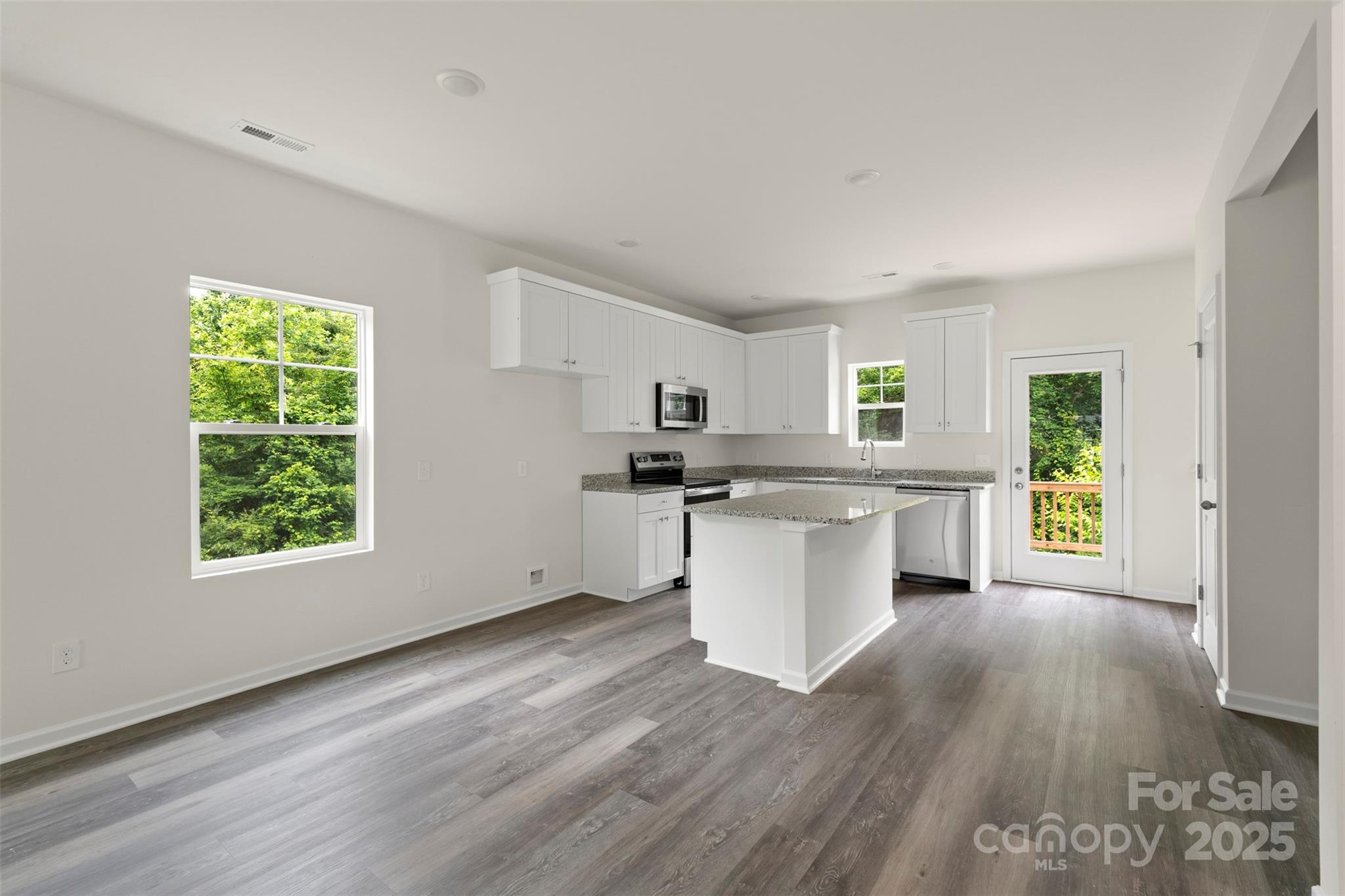 510 3rd Street Property Photo 11