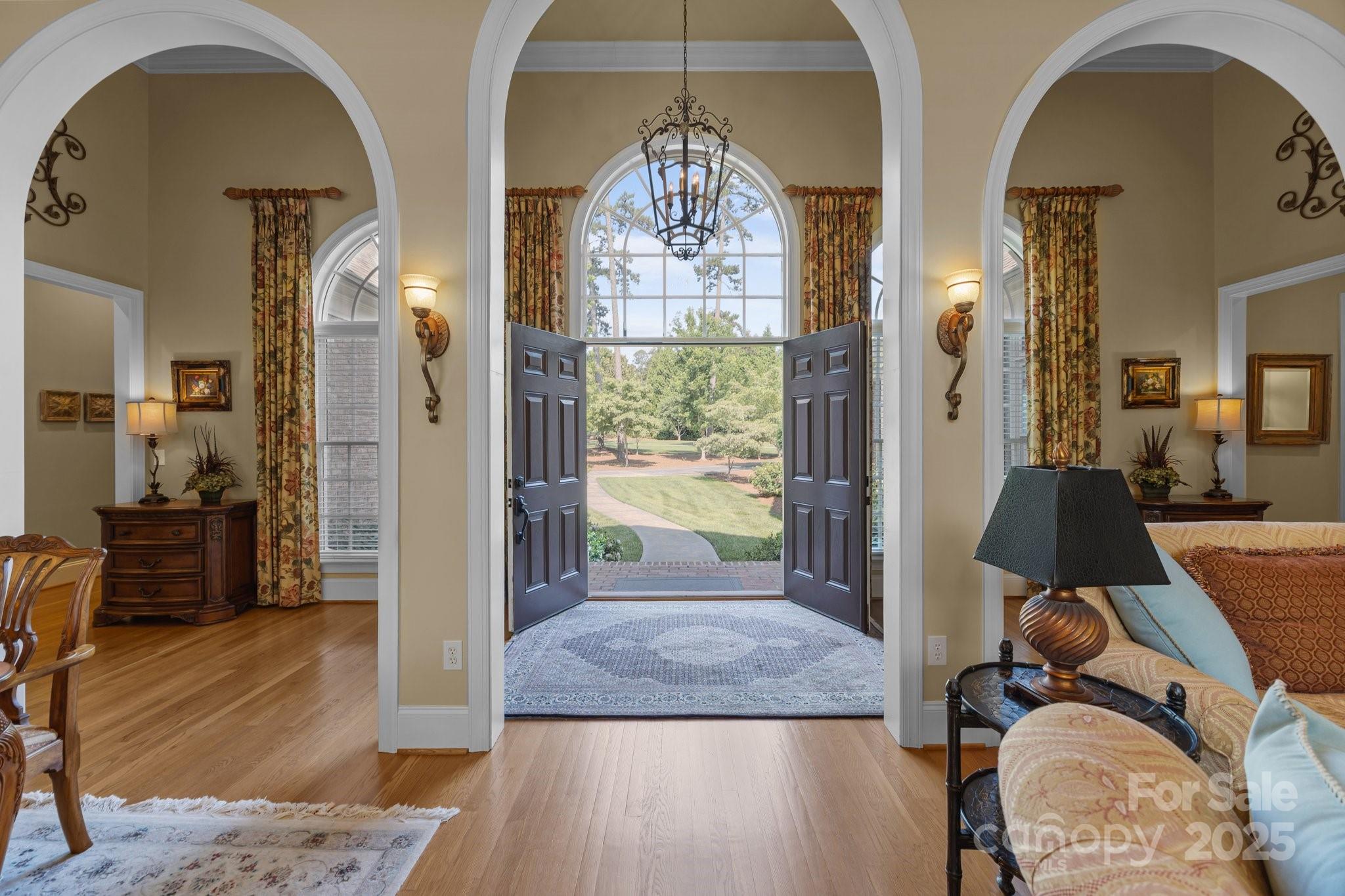 1629 Southpoint Lane Property Photo 3