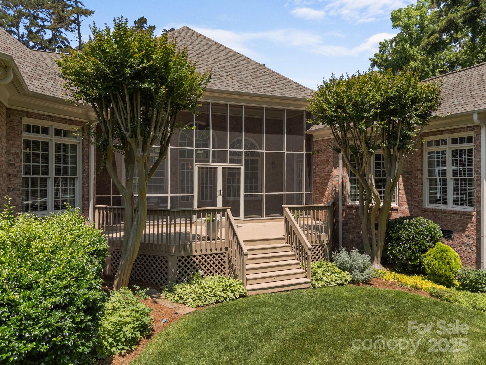 1629 Southpoint Lane Property Photo 8