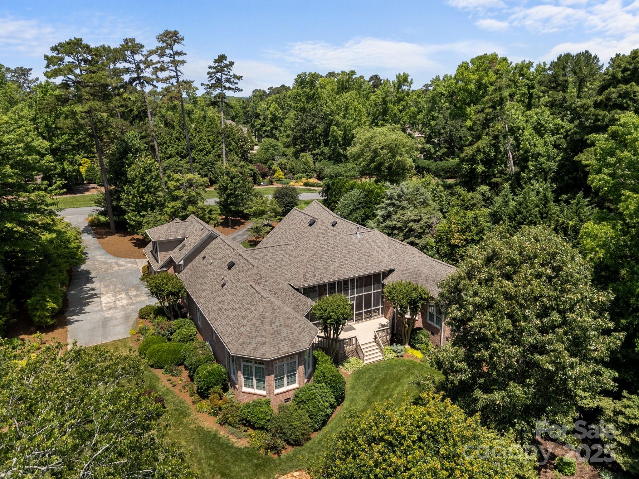 1629 Southpoint Lane Property Photo 32