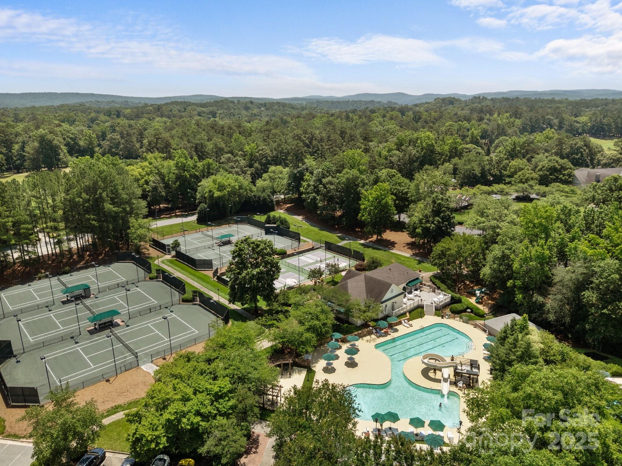 1629 Southpoint Lane Property Photo 35