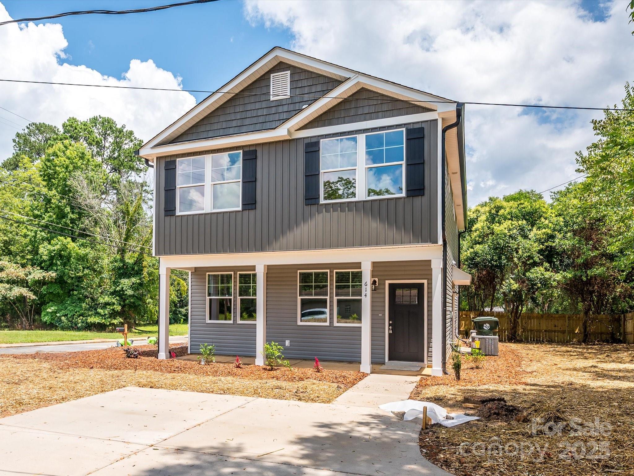 102 Mobley Street Property Photo