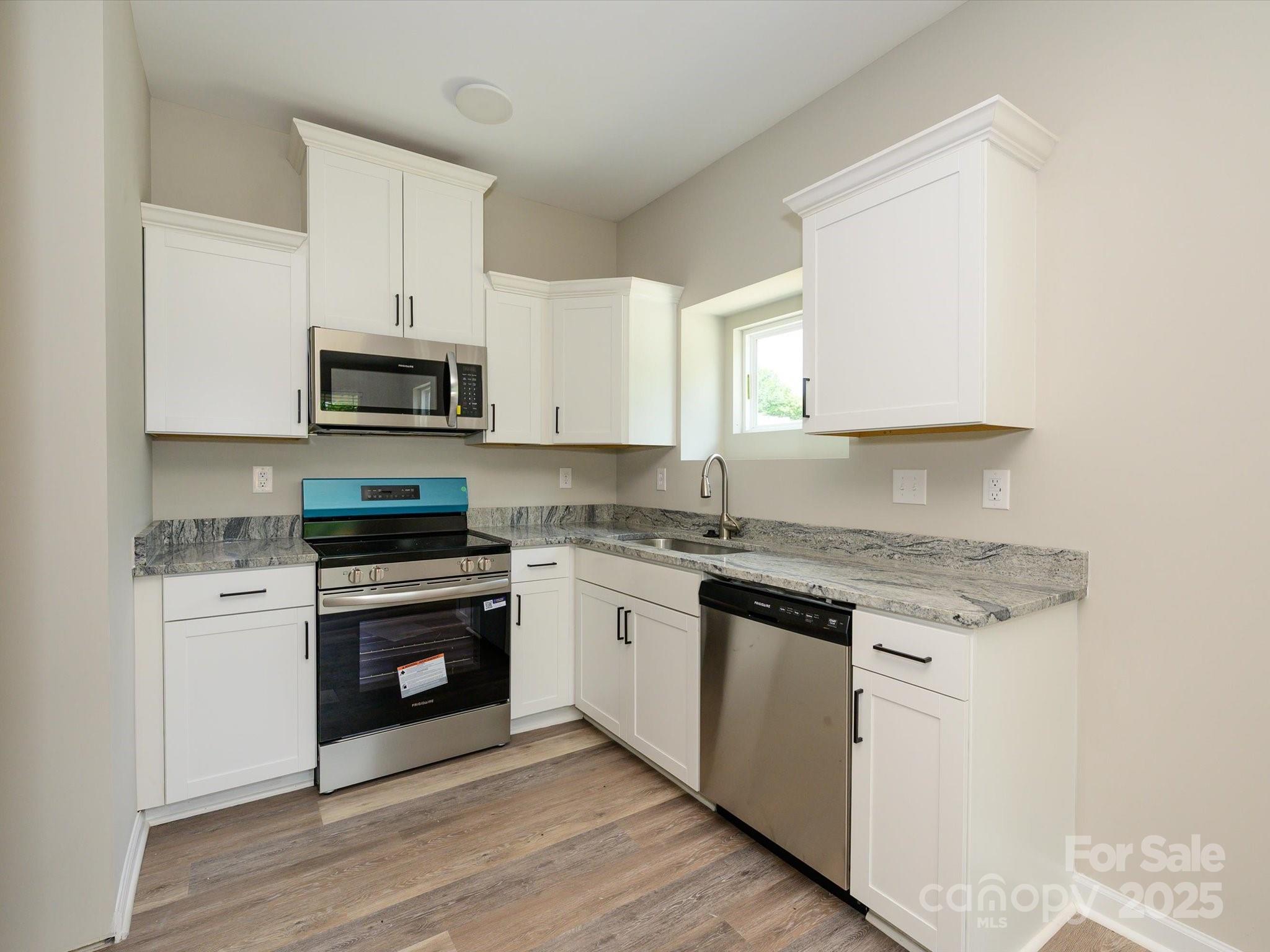 102 Mobley Street Property Photo 8