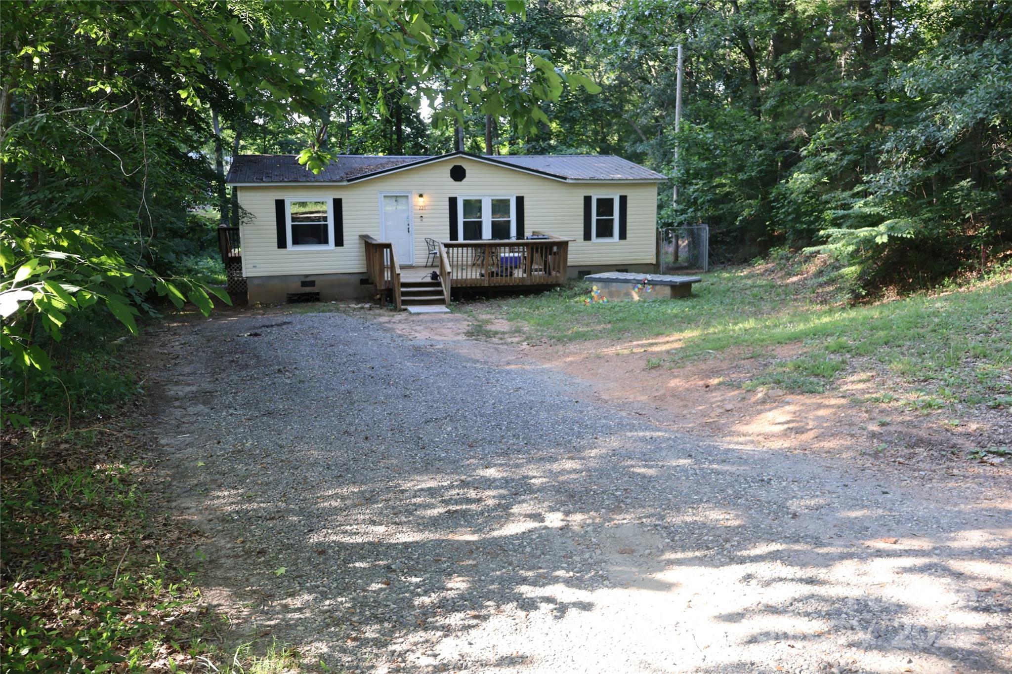 226 Lake Sylvia Road Property Photo 1