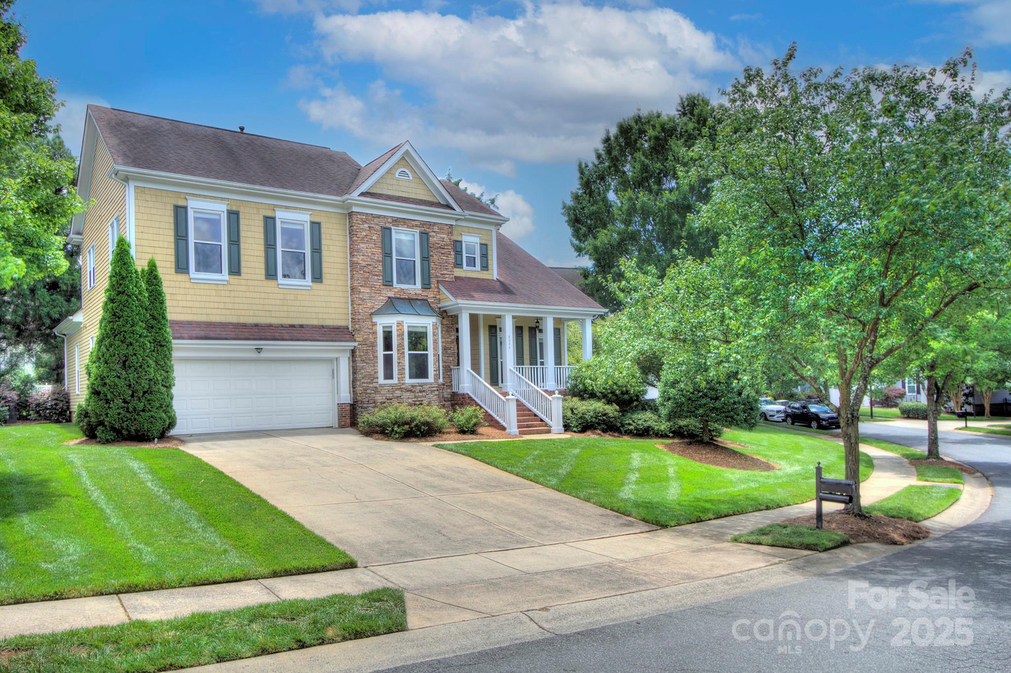 8044 Hawk Crest Court Property Photo 1