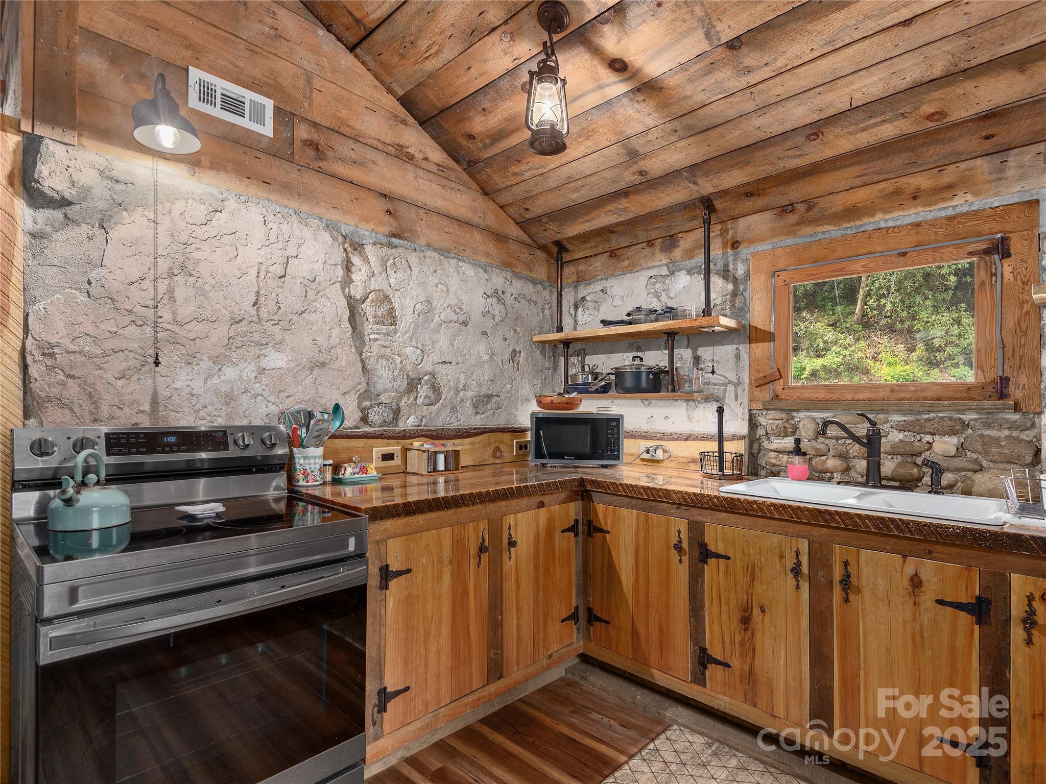 14715 Cruso Road Property Photo 17