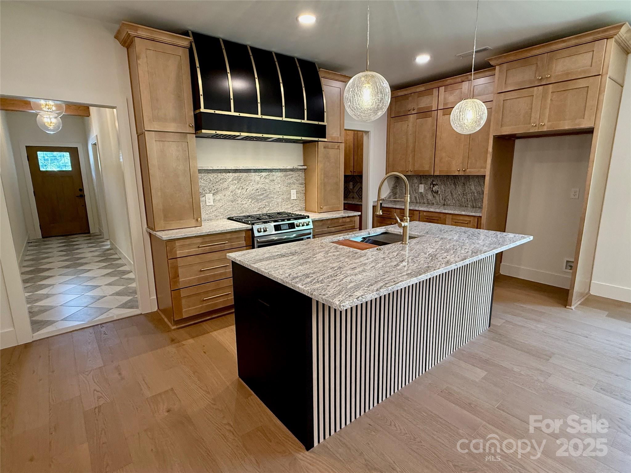 1721 S New Hope Road Property Photo 2