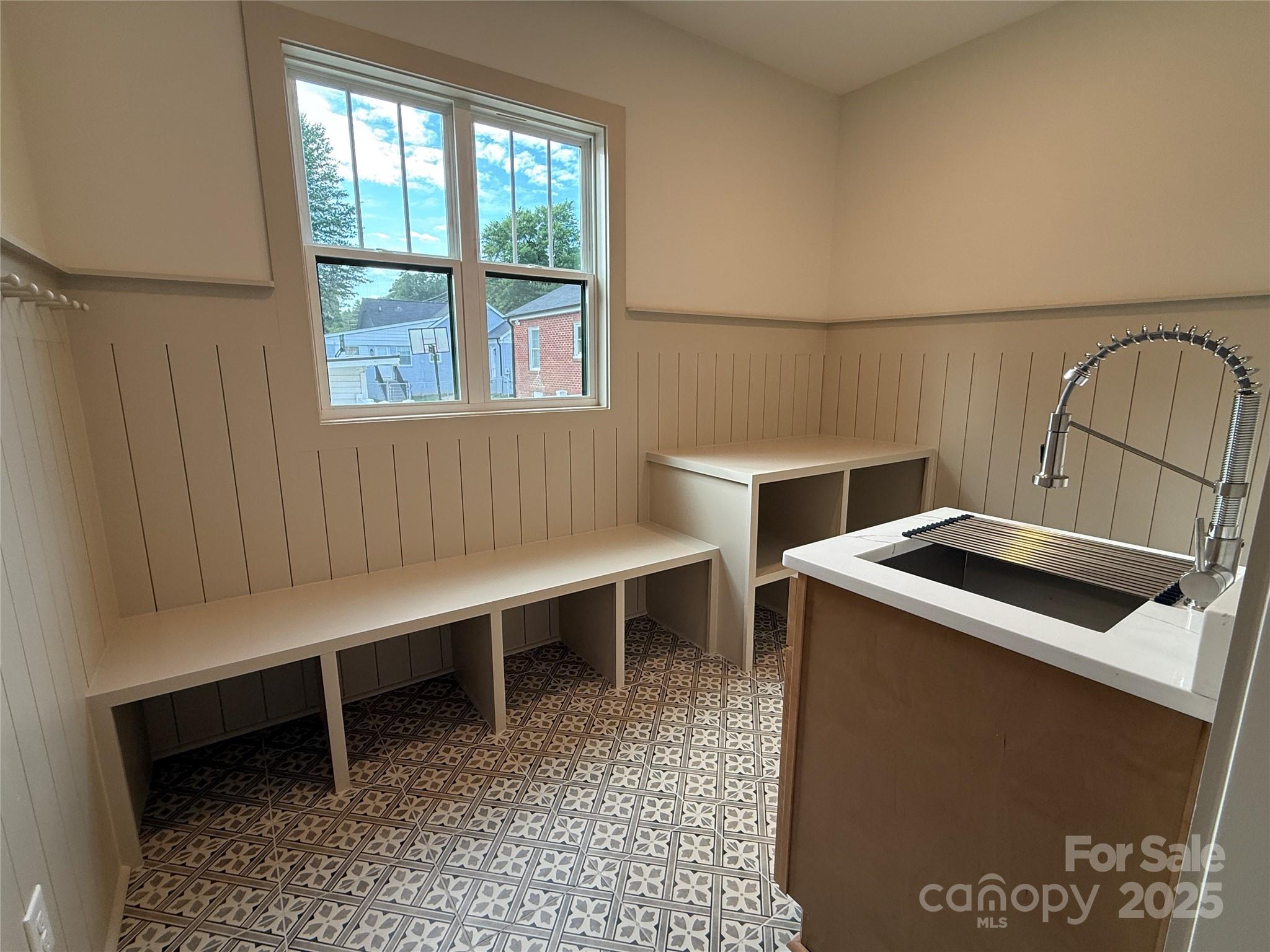 1721 S New Hope Road Property Photo 15