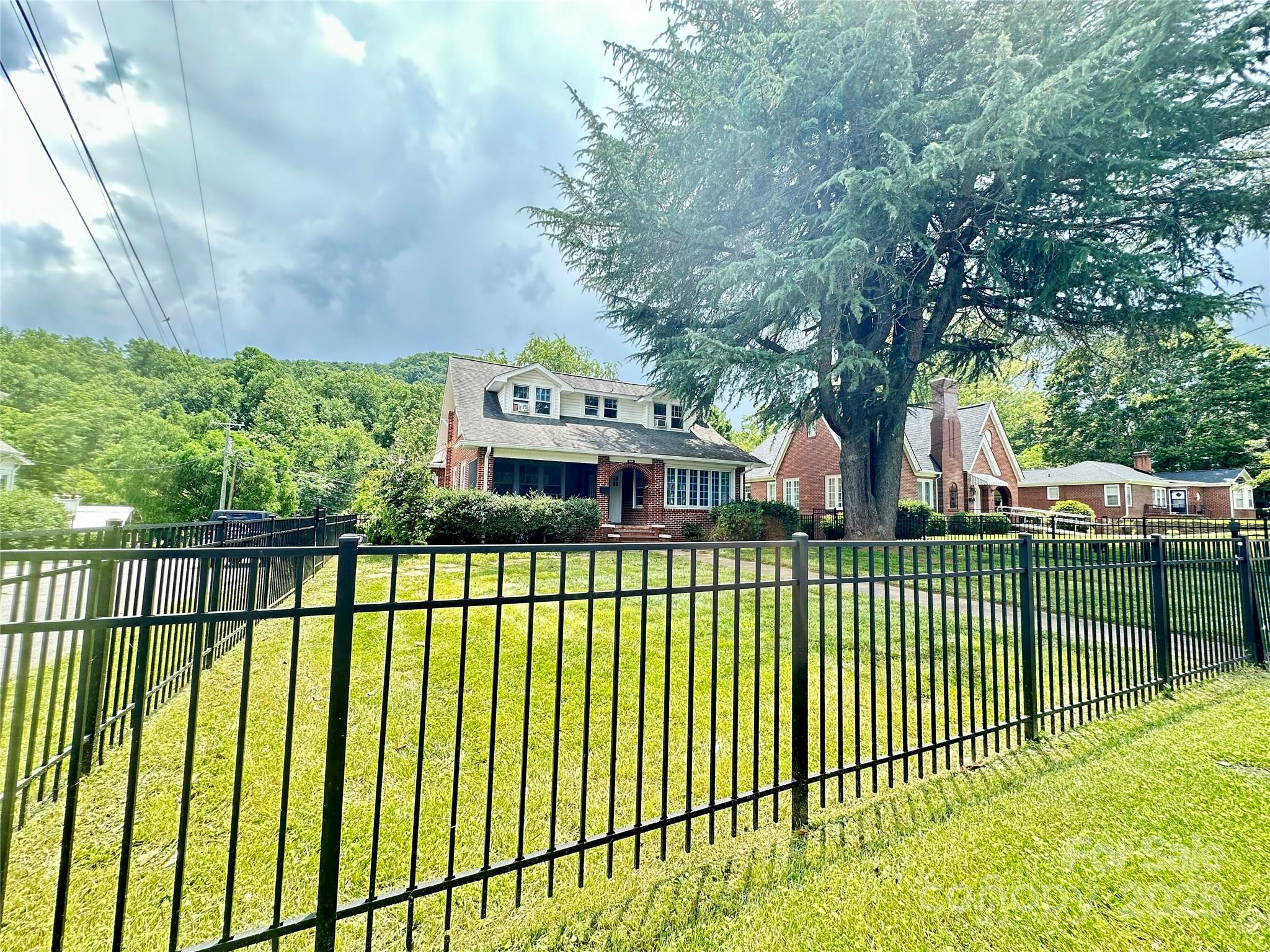 584 Rutherford Road Property Photo 1