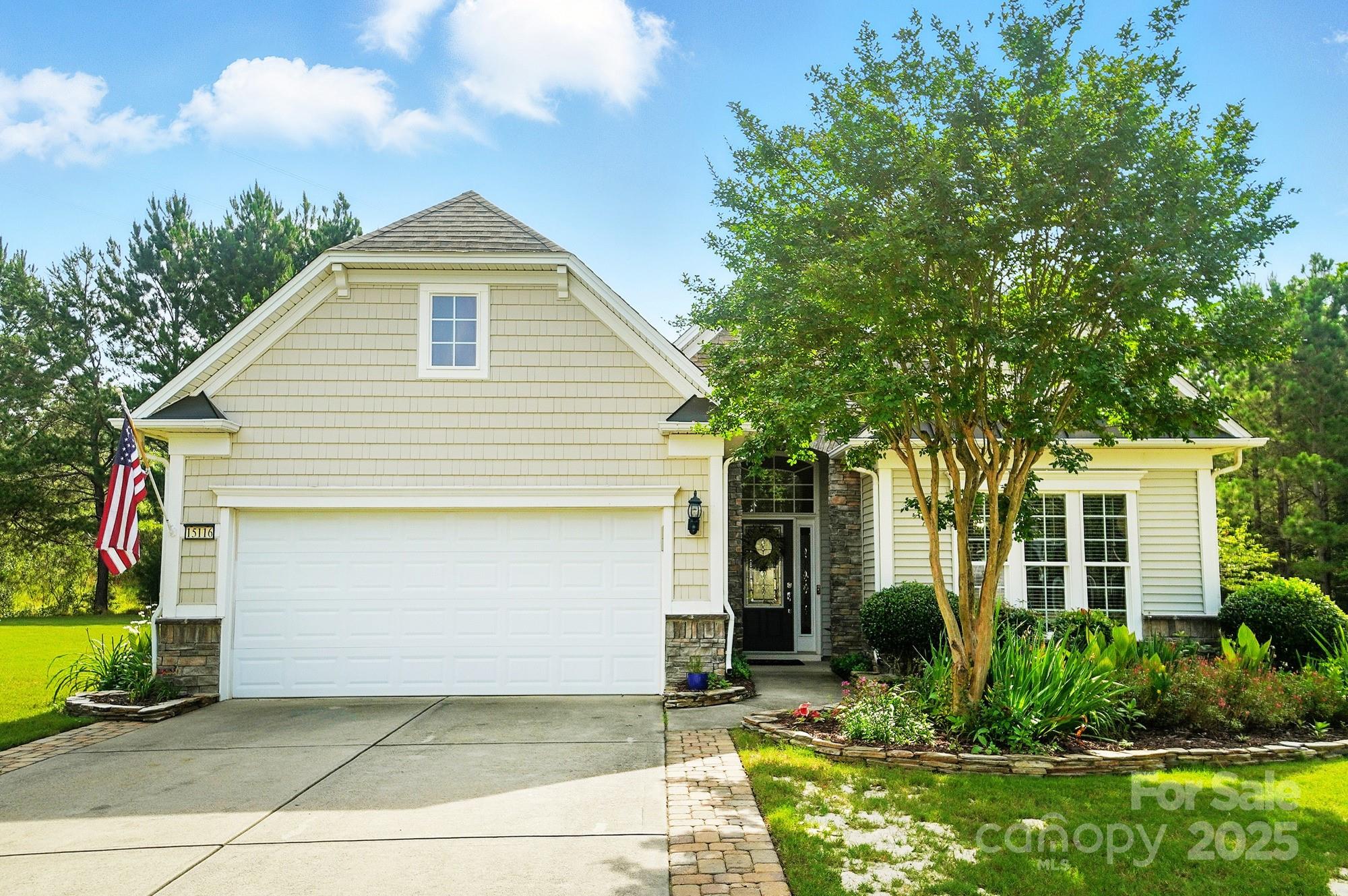 15116 Legend Oaks Court Property Photo 2