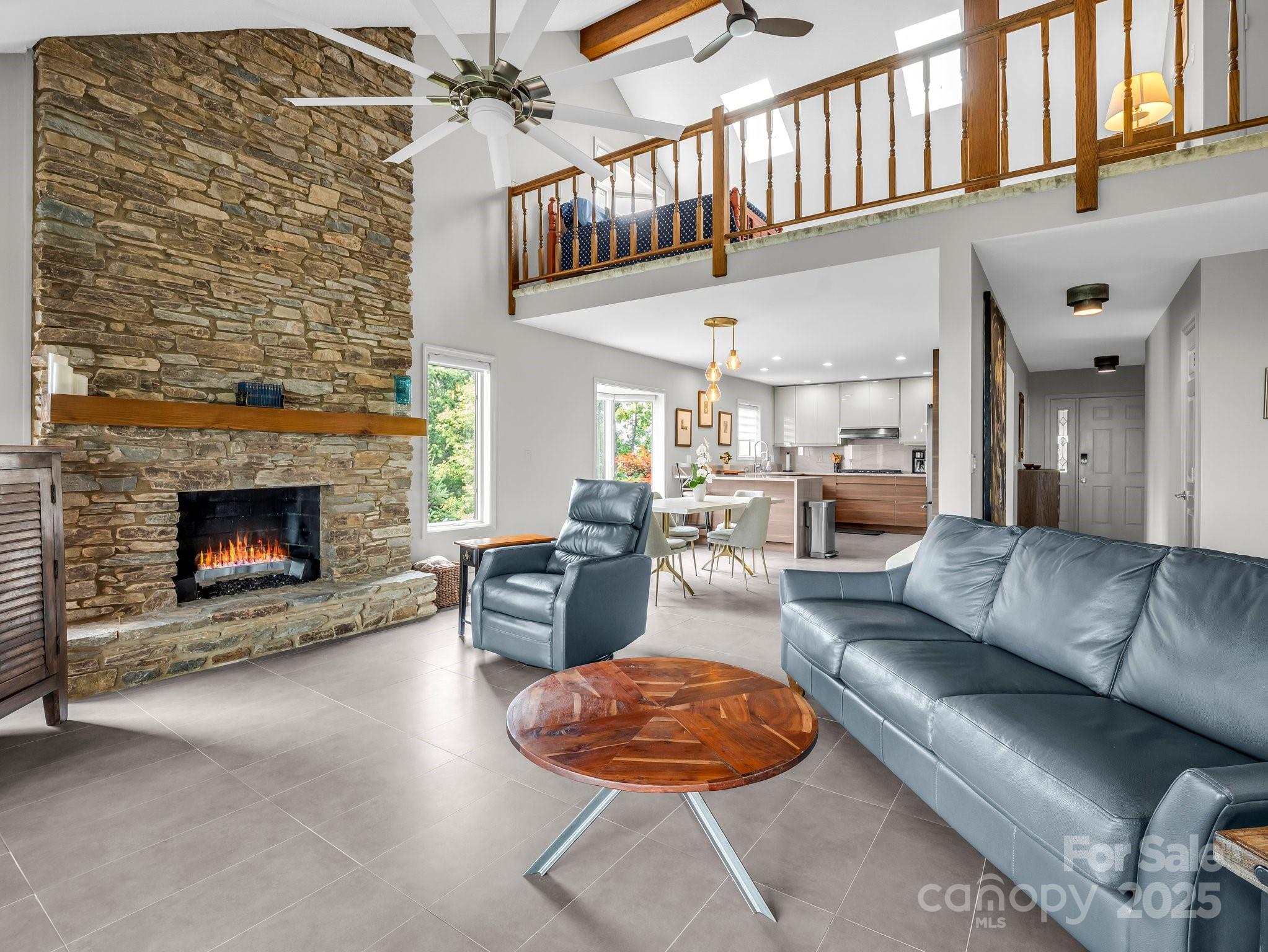 204 Fleetwood Plaza Property Photo 1
