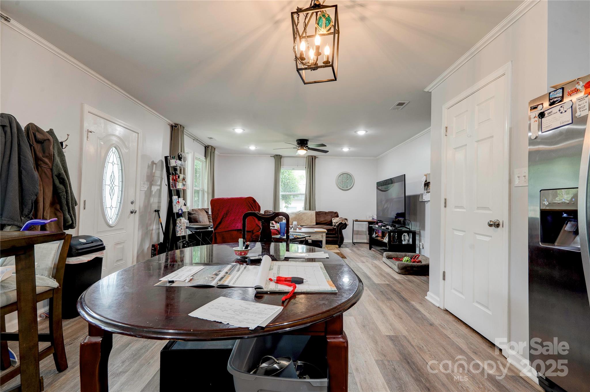 812 Kings Road Property Photo 7