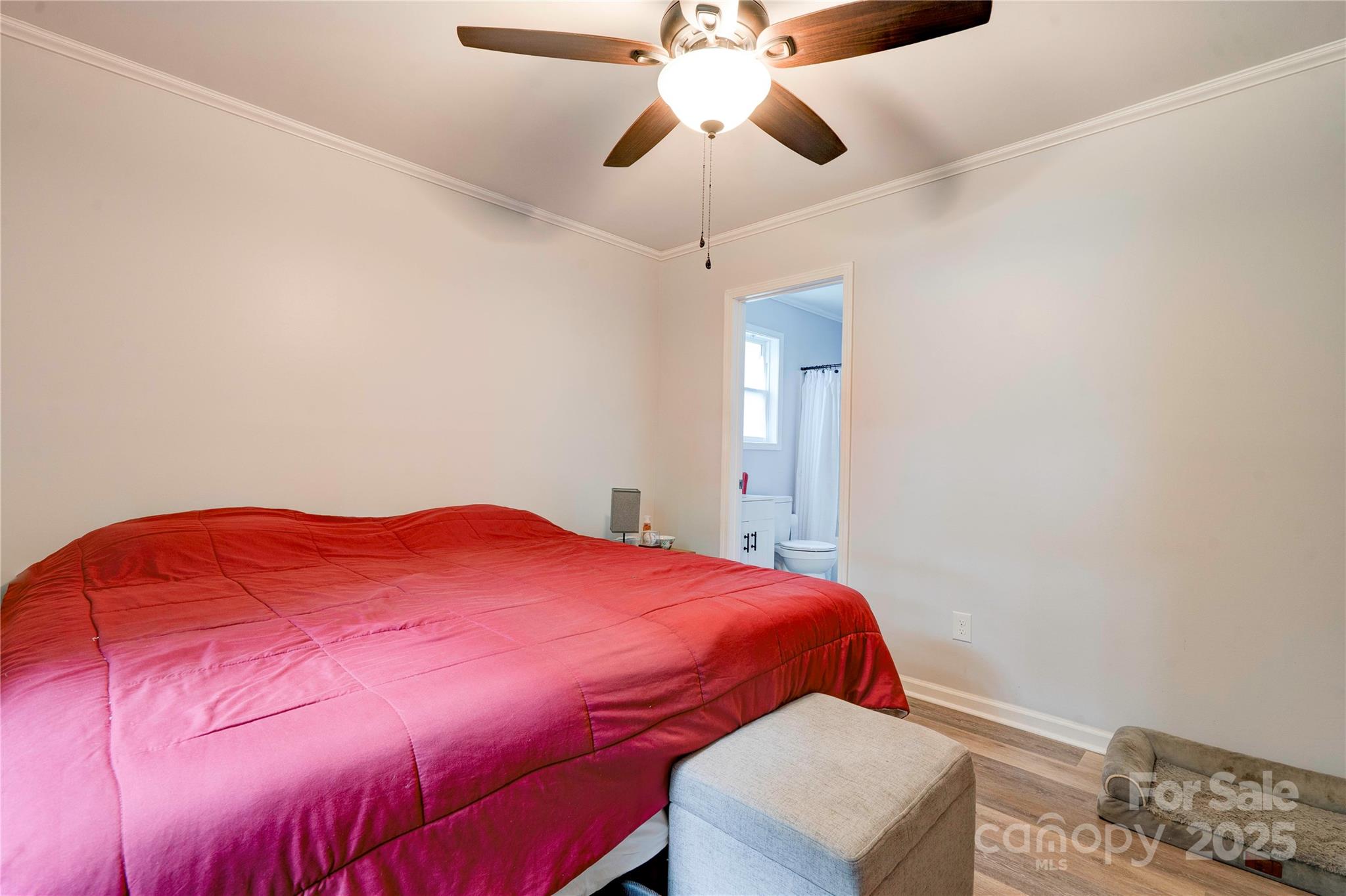 812 Kings Road Property Photo 10