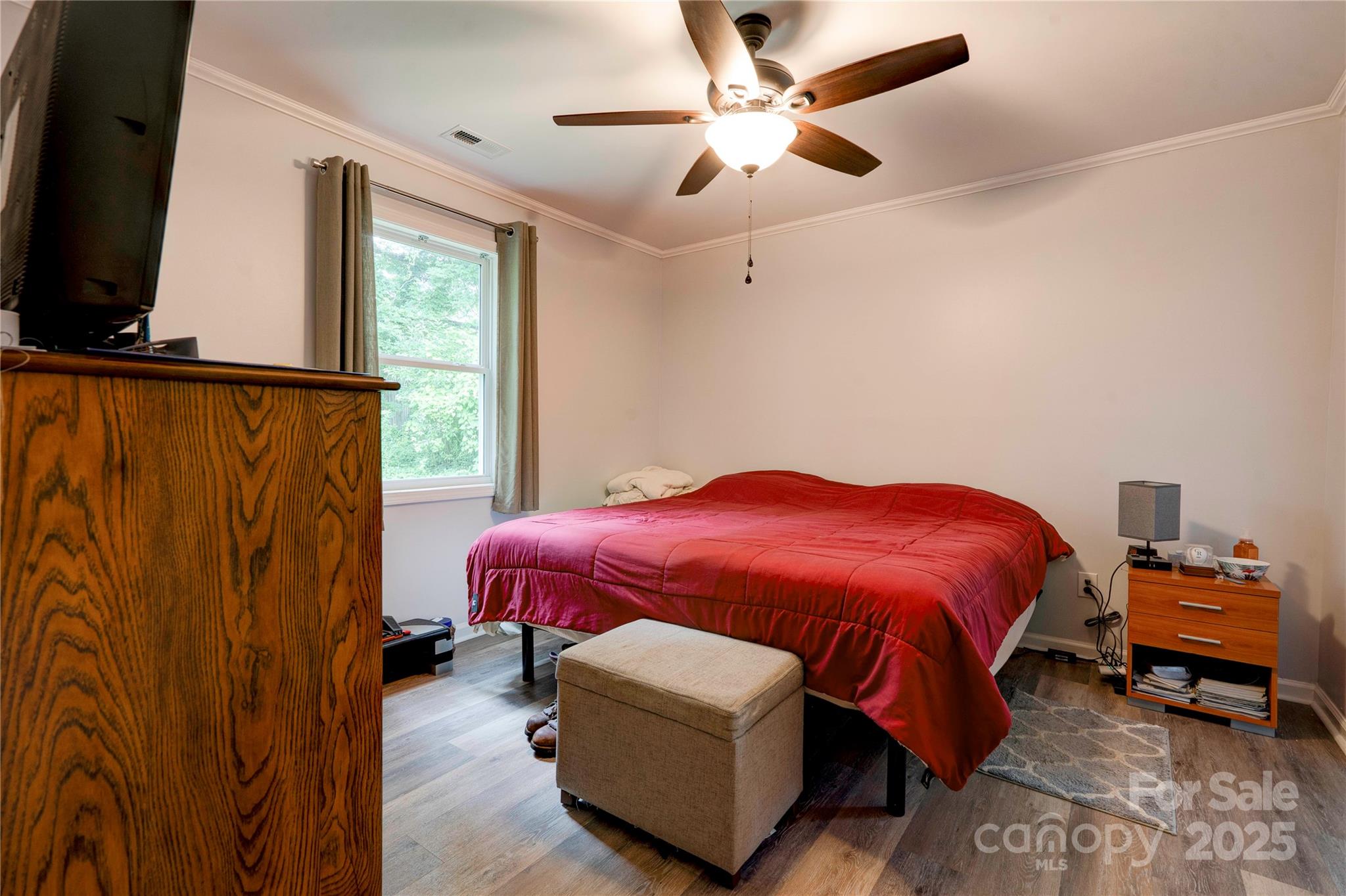 812 Kings Road Property Photo 11