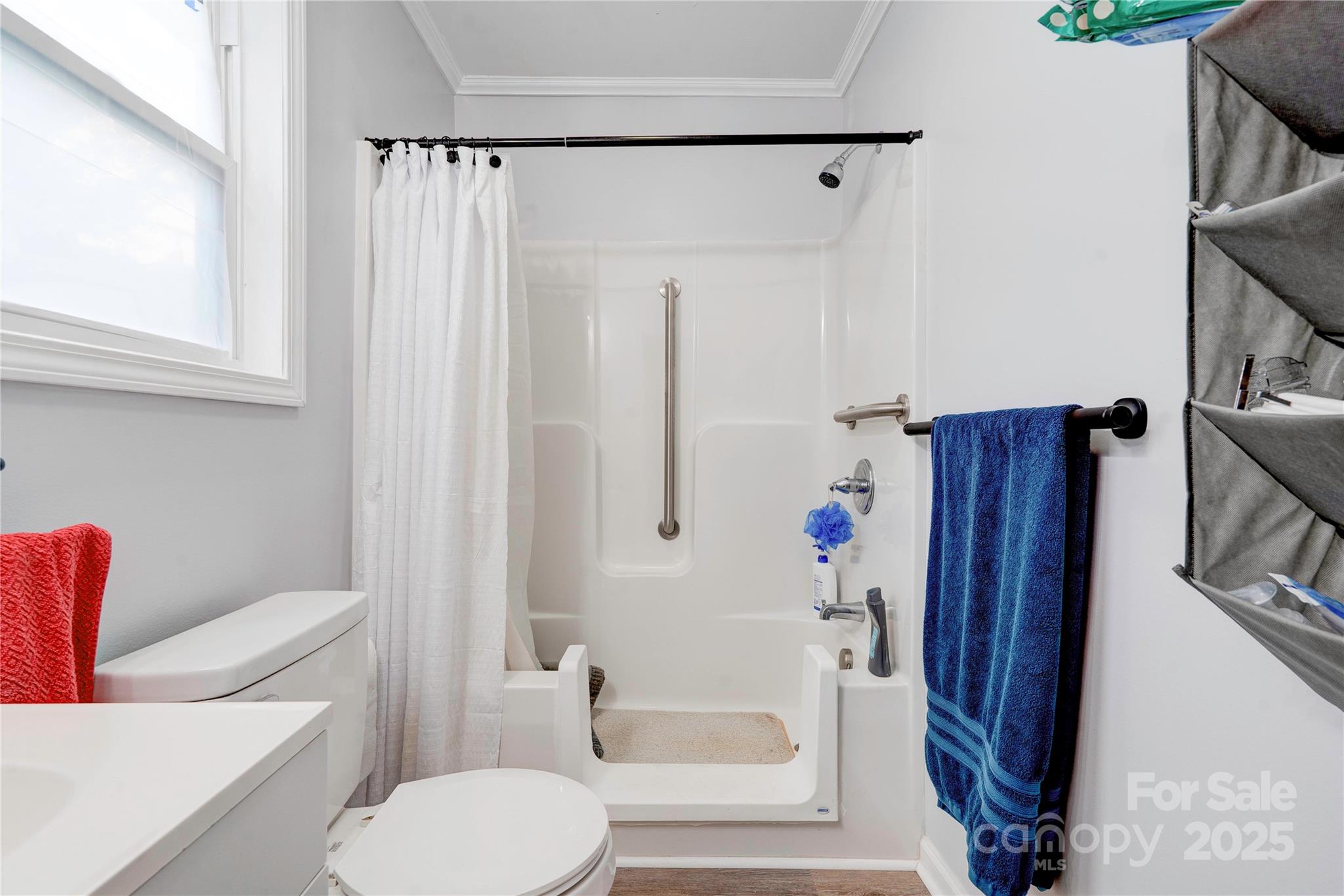 812 Kings Road Property Photo 13