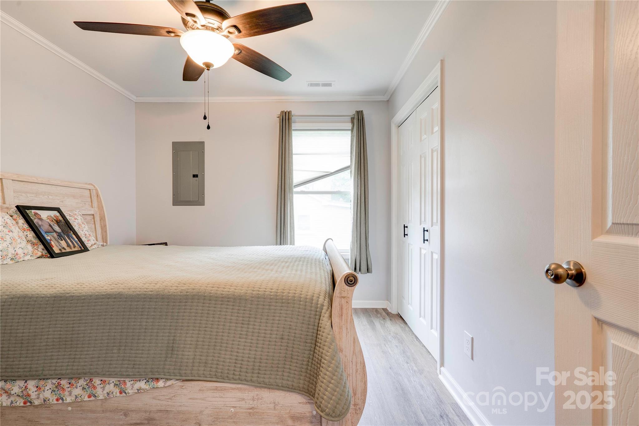 812 Kings Road Property Photo 14