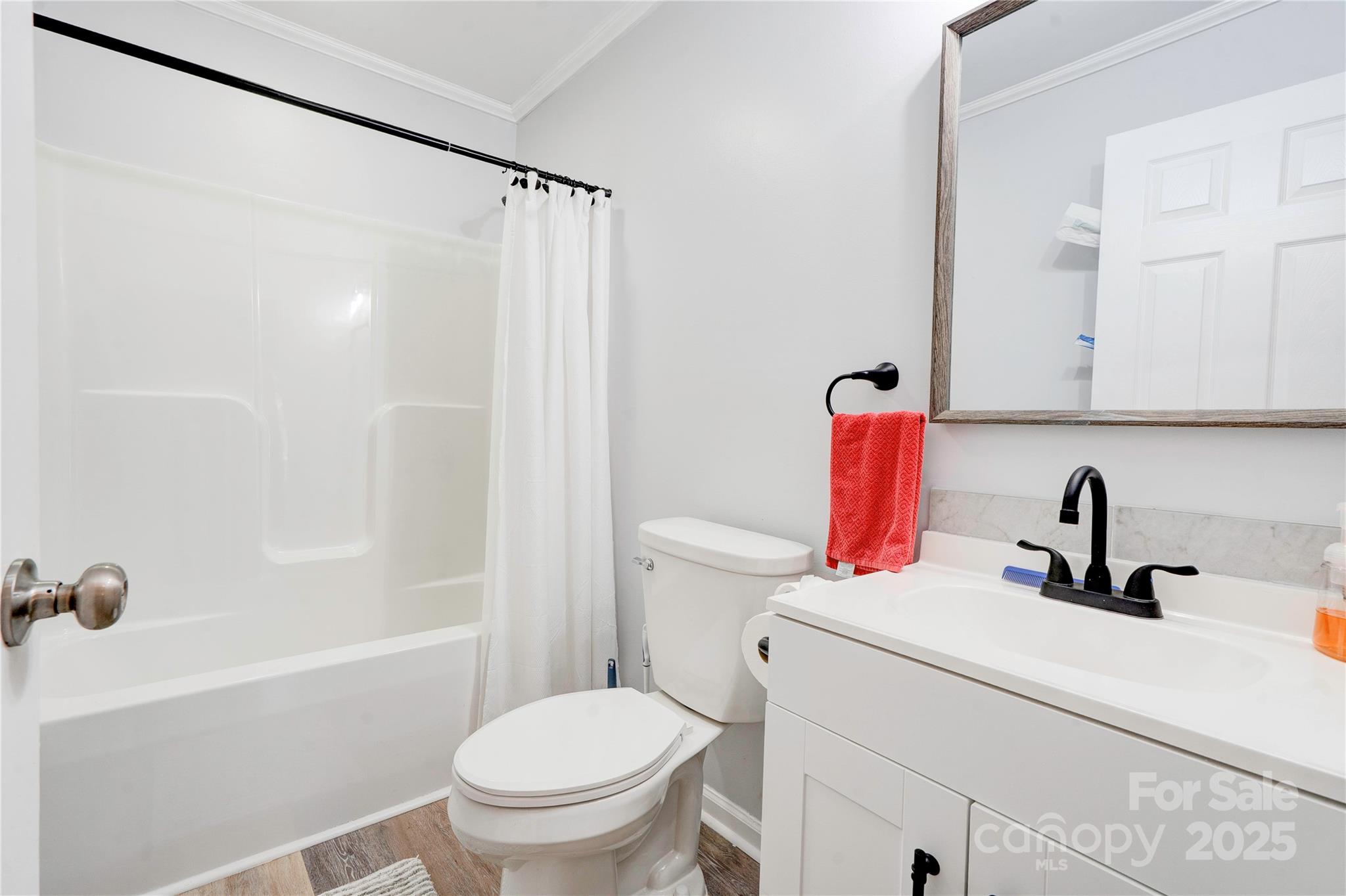 812 Kings Road Property Photo 17
