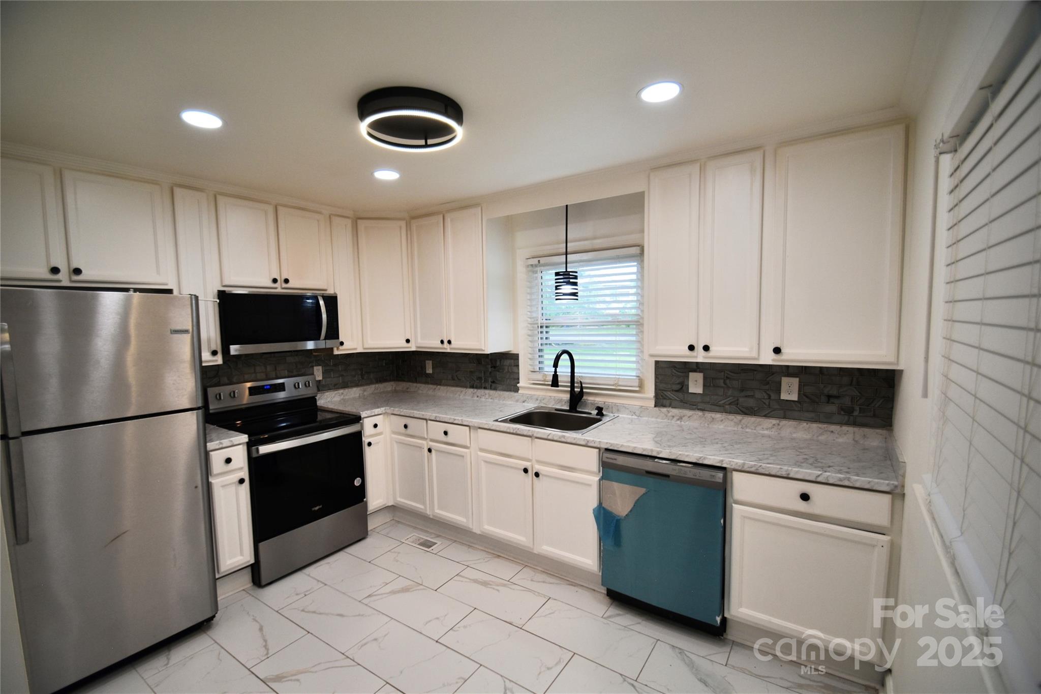 706 Mcintyre Street Property Photo 8